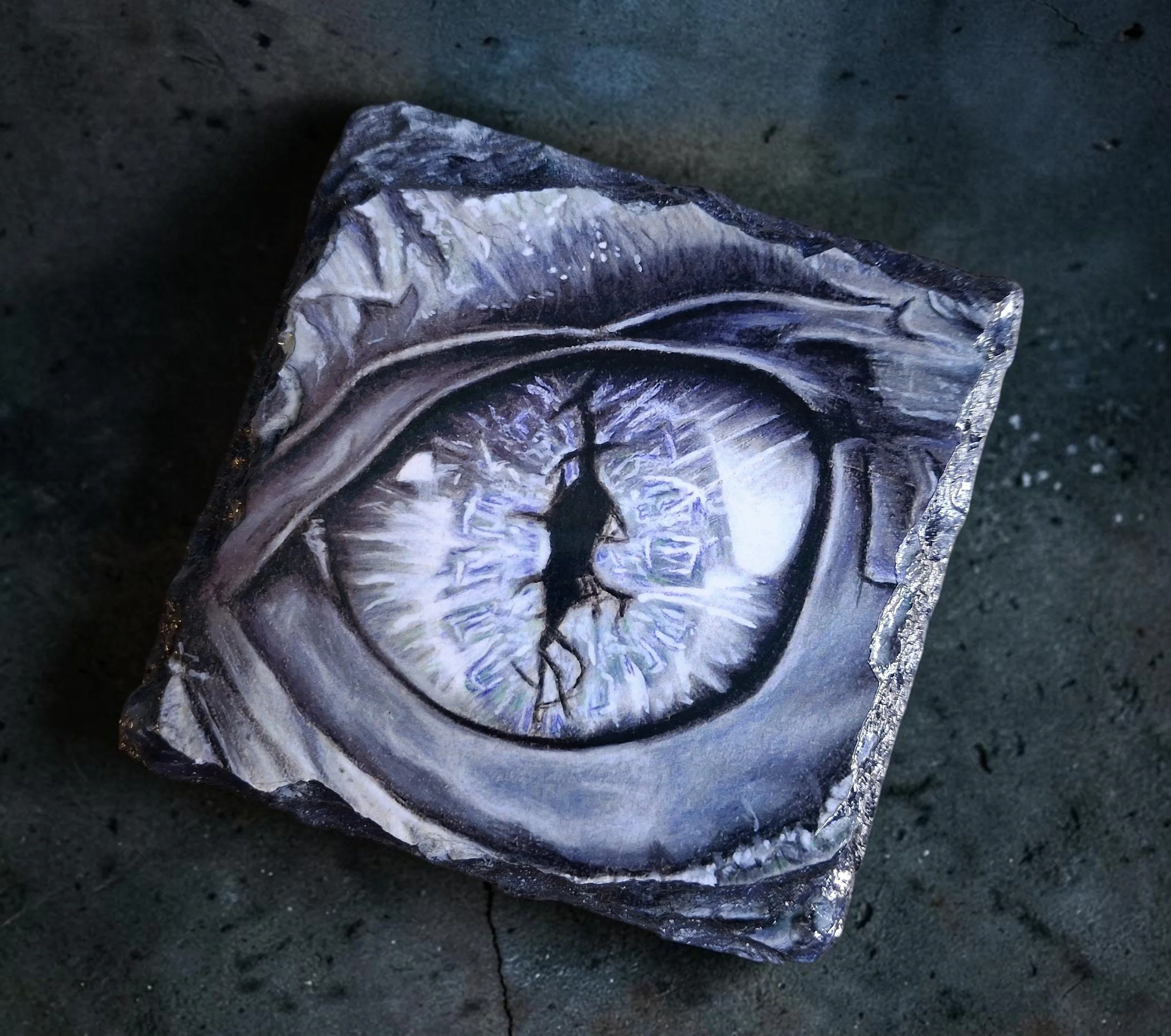 blue dragon eye mock up-Photoroom.jpg