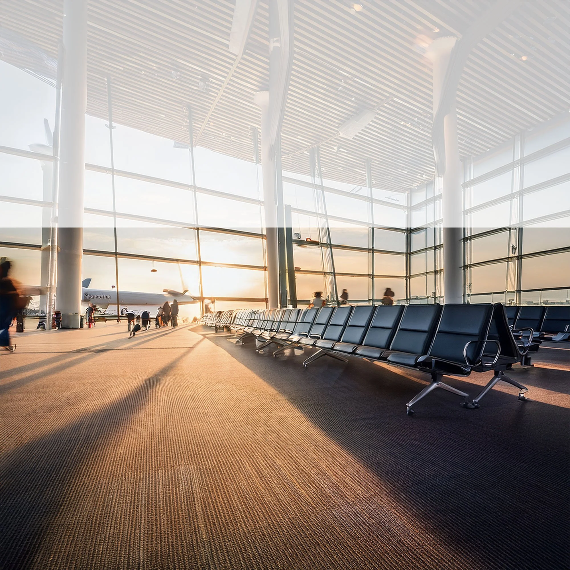 de vertrekhal in een luchthaven
