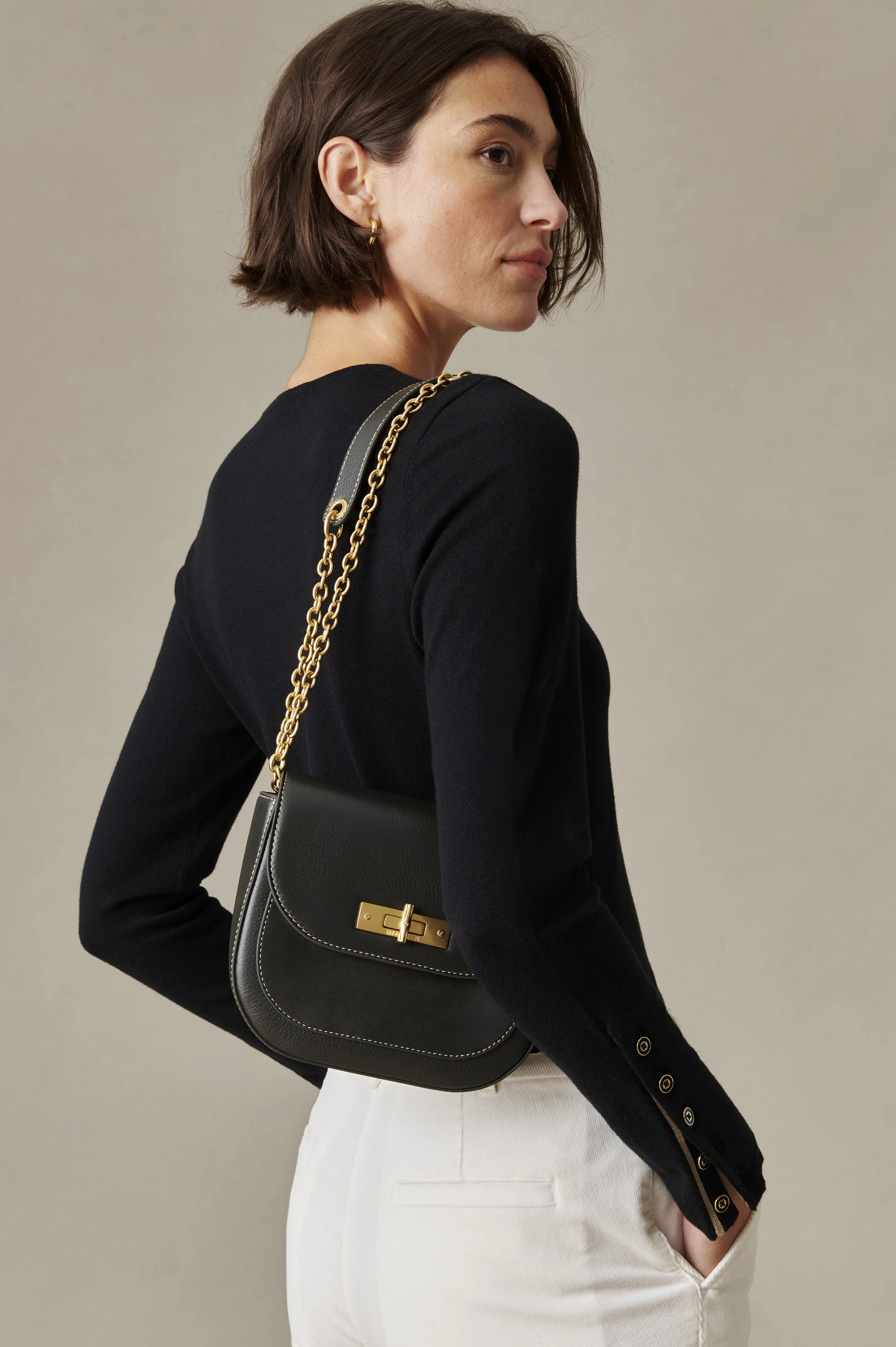 jamey_black_button_details_6674.jpg
