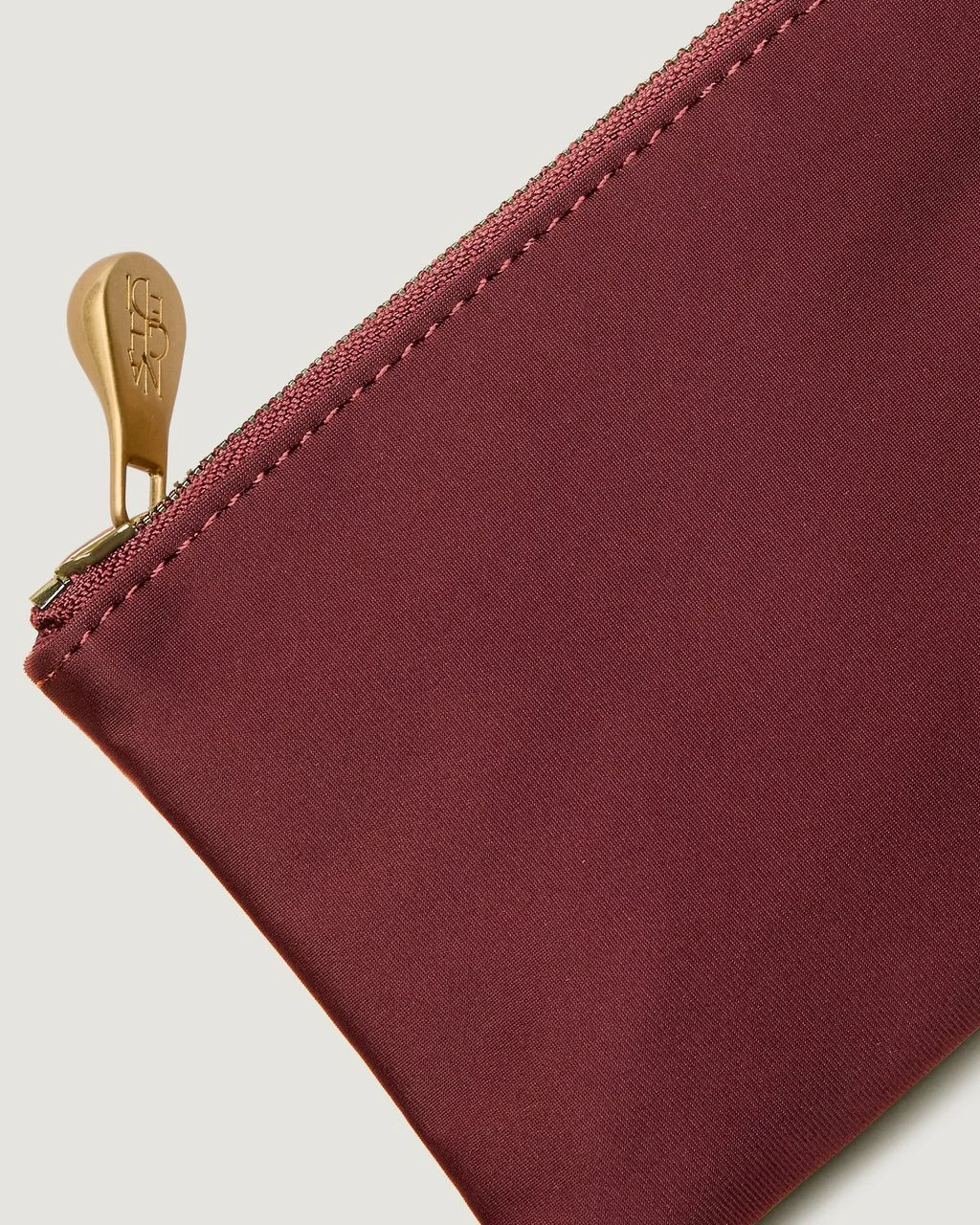 StBarths_Petit_Tote_Solid_Bordeaux_SN03011LD_Pouch_31b4f685-8379-406a-ba17-a9f95ede8c34.jpg