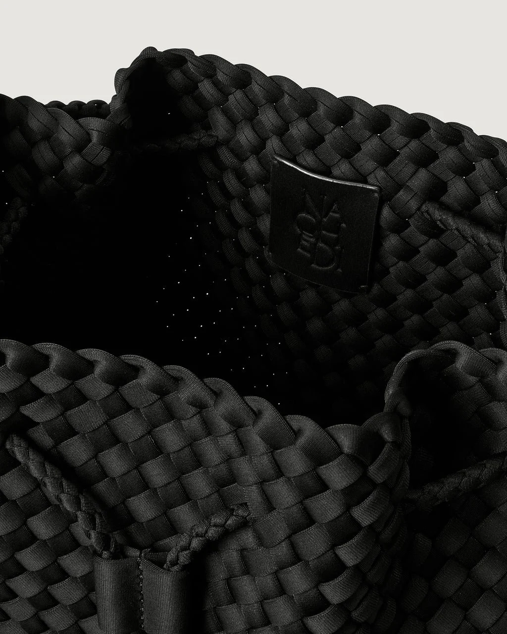 Mercer_Large_Bucket_Solid_Onyx_SN49174LD_Interior.jpg