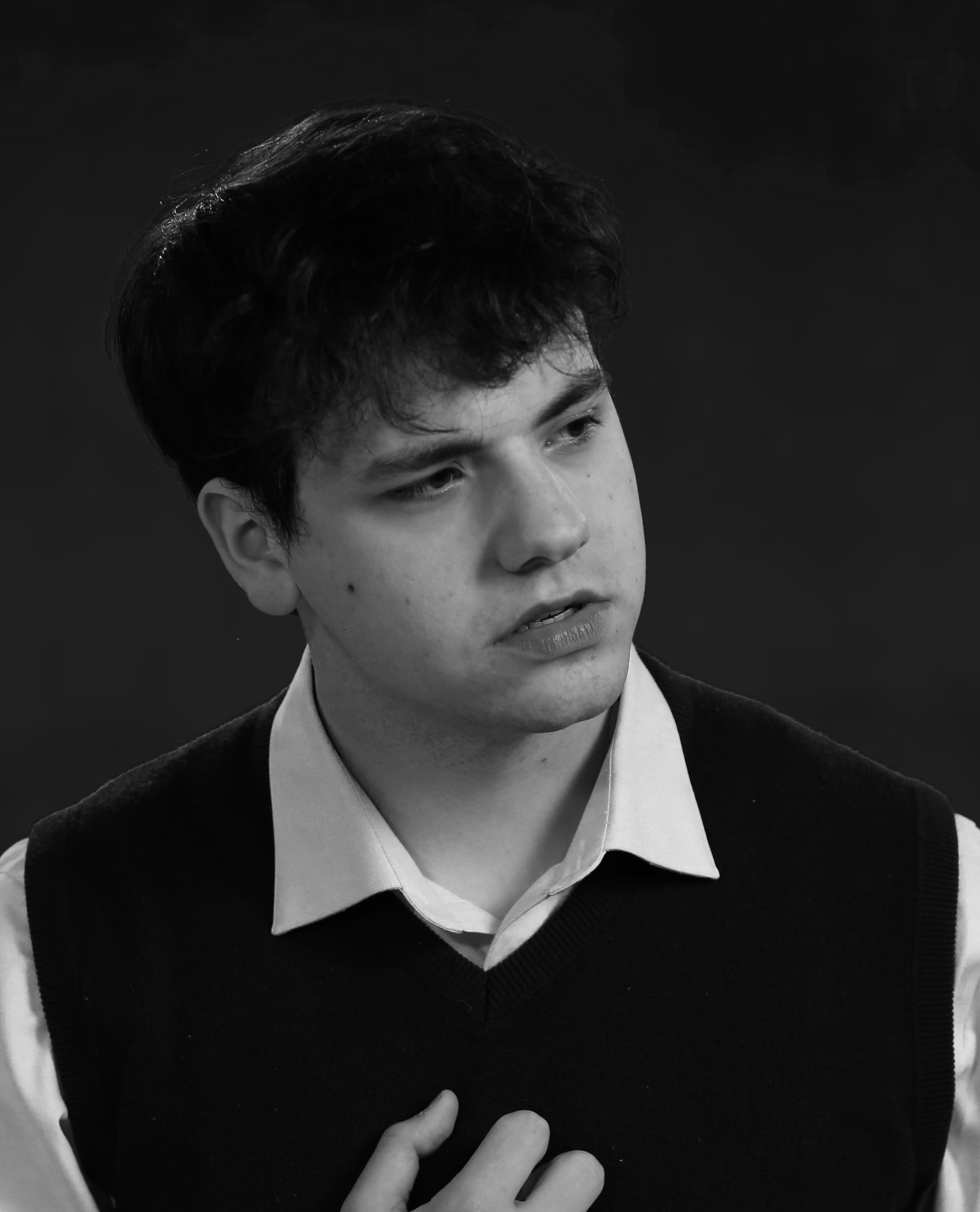 Zanders Headshot 3 MONO.png