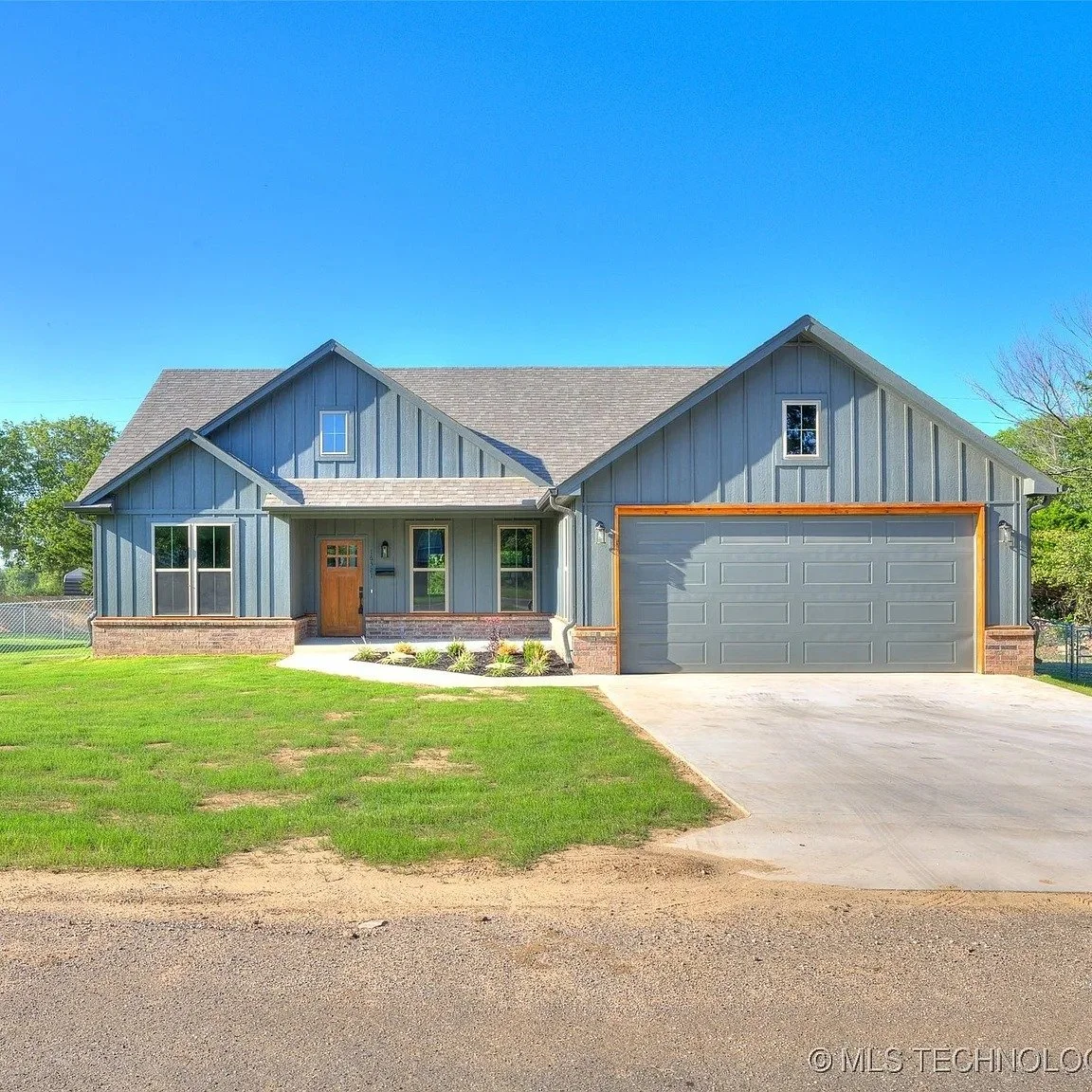 🏡 Custom Home &mdash; Built From the Ground Up

There&rsquo;s something special about seeing a new home come together from an idea on paper to a finished space ready to be lived in.

This custom new-construction home is one of our previously complet