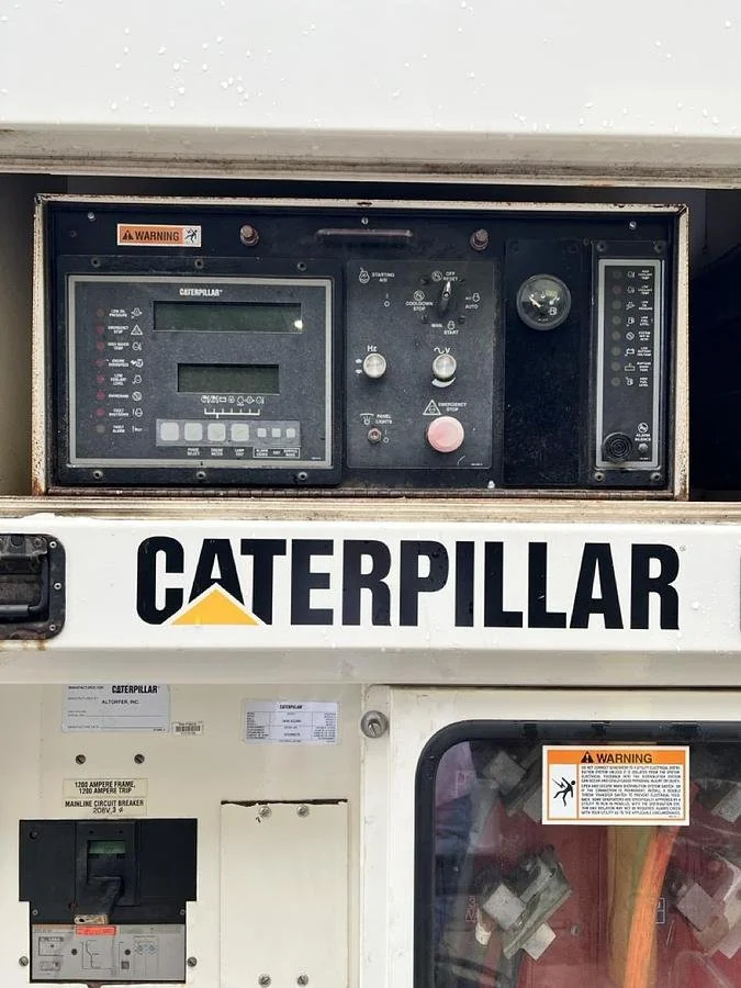 7-large-used-2002-caterpillar-xq-300-mobile-diesel-generator.jpg