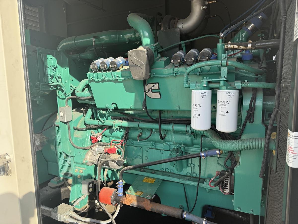 17-large-used-2015-cummins-500-gfgb-stationary-generator.jpg