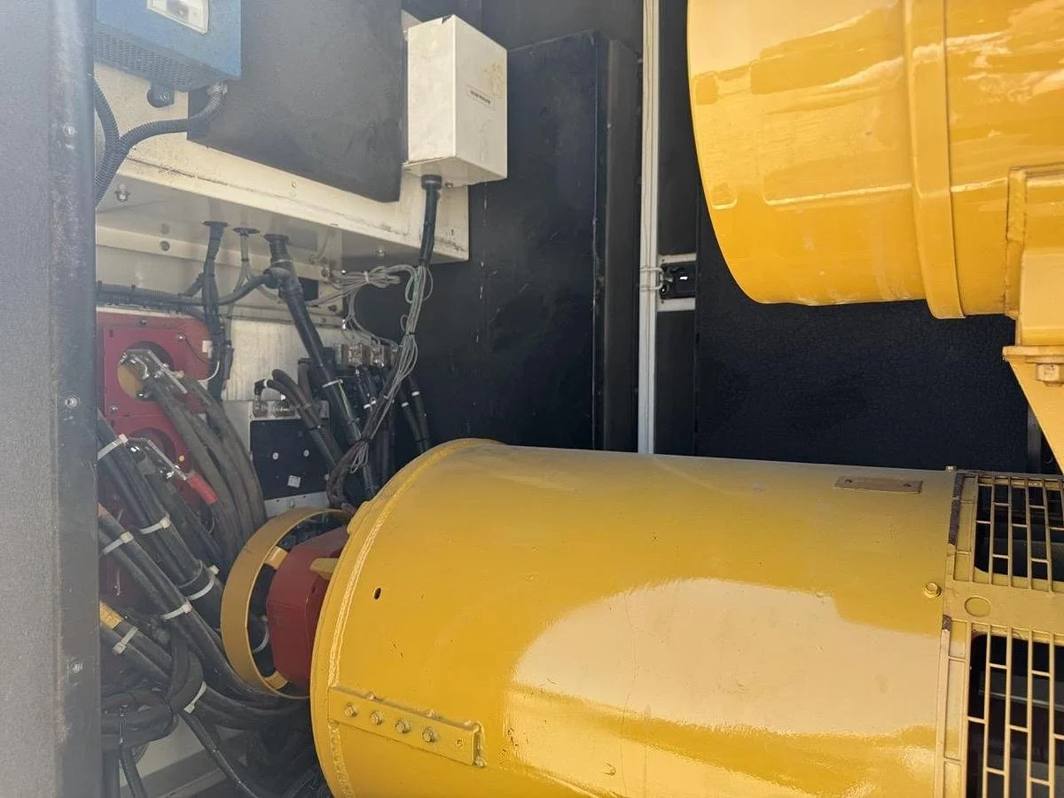 13-large-used-2002-caterpillar-xq-300-diesel-generator.jpg