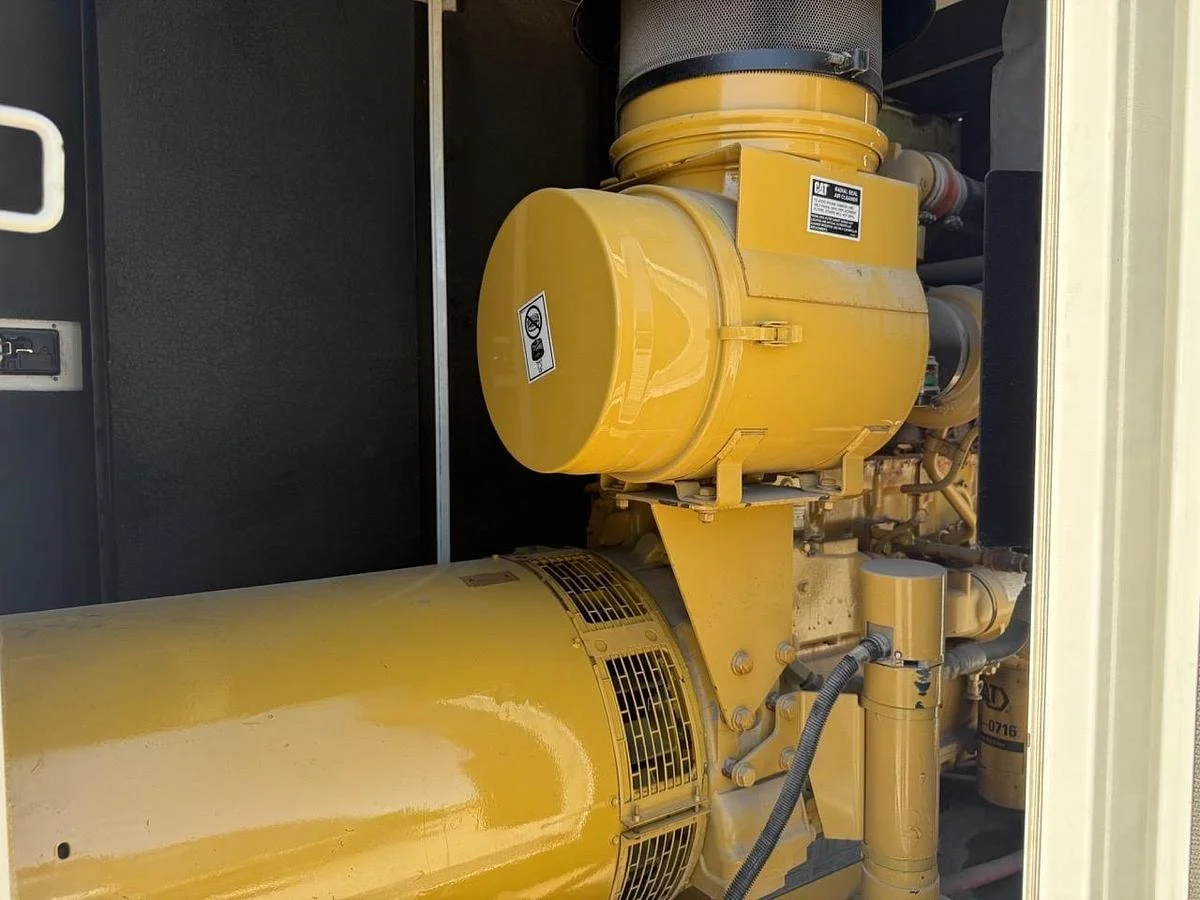 14-large-used-2002-caterpillar-xq-300-diesel-generator.jpg