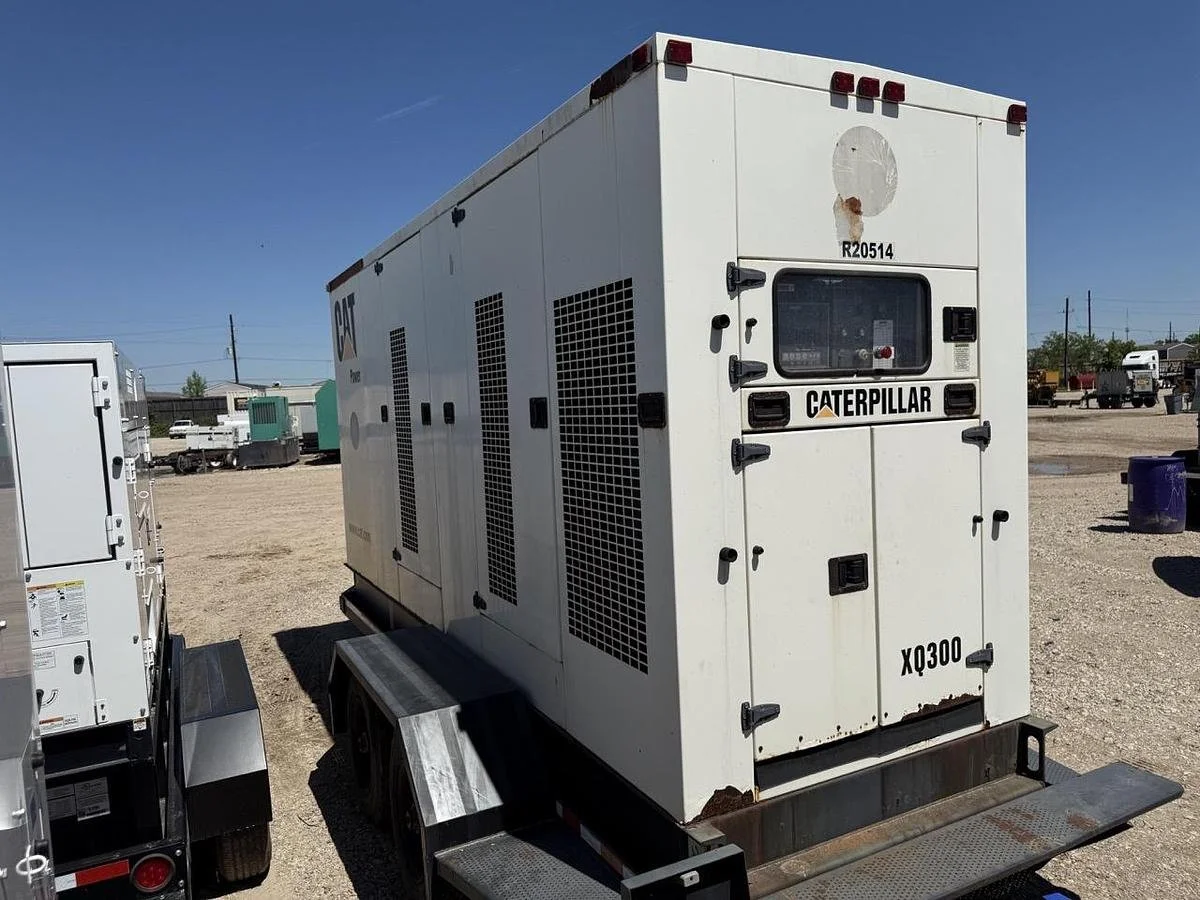 2-large-used-2002-caterpillar-xq-300-diesel-generator.jpg