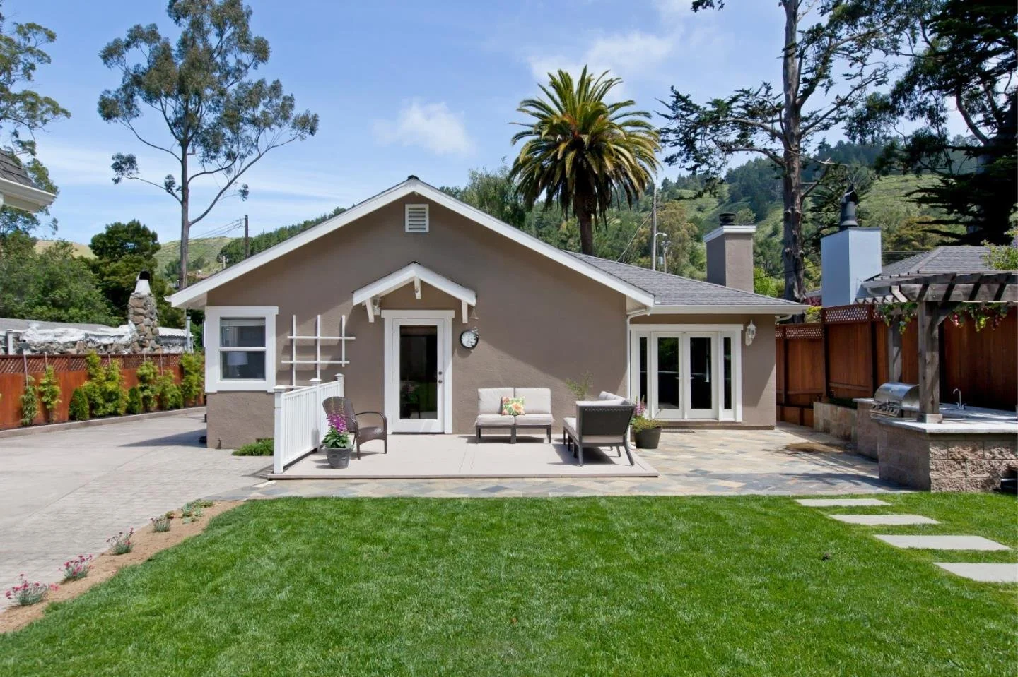 122 Berendos Avenue Pacifica, California 94044