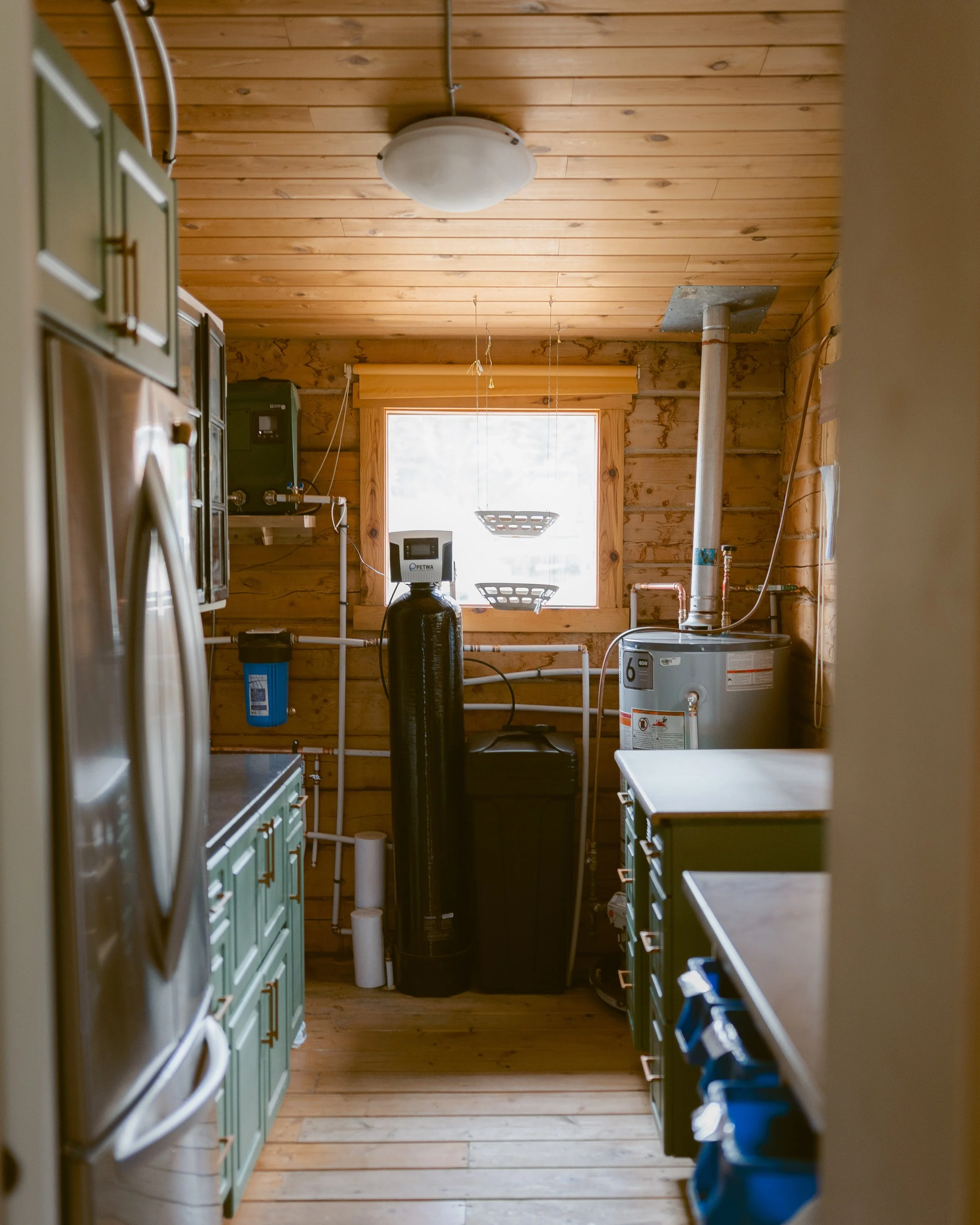 07E_Atlin_Lodge_Interior.jpg.jpg