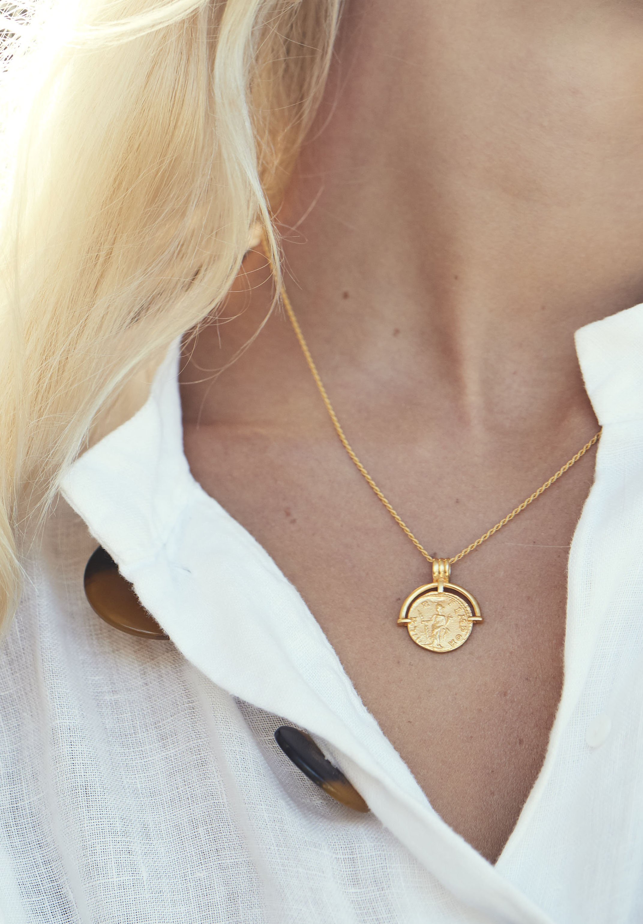 Necklace_Close_up.jpg