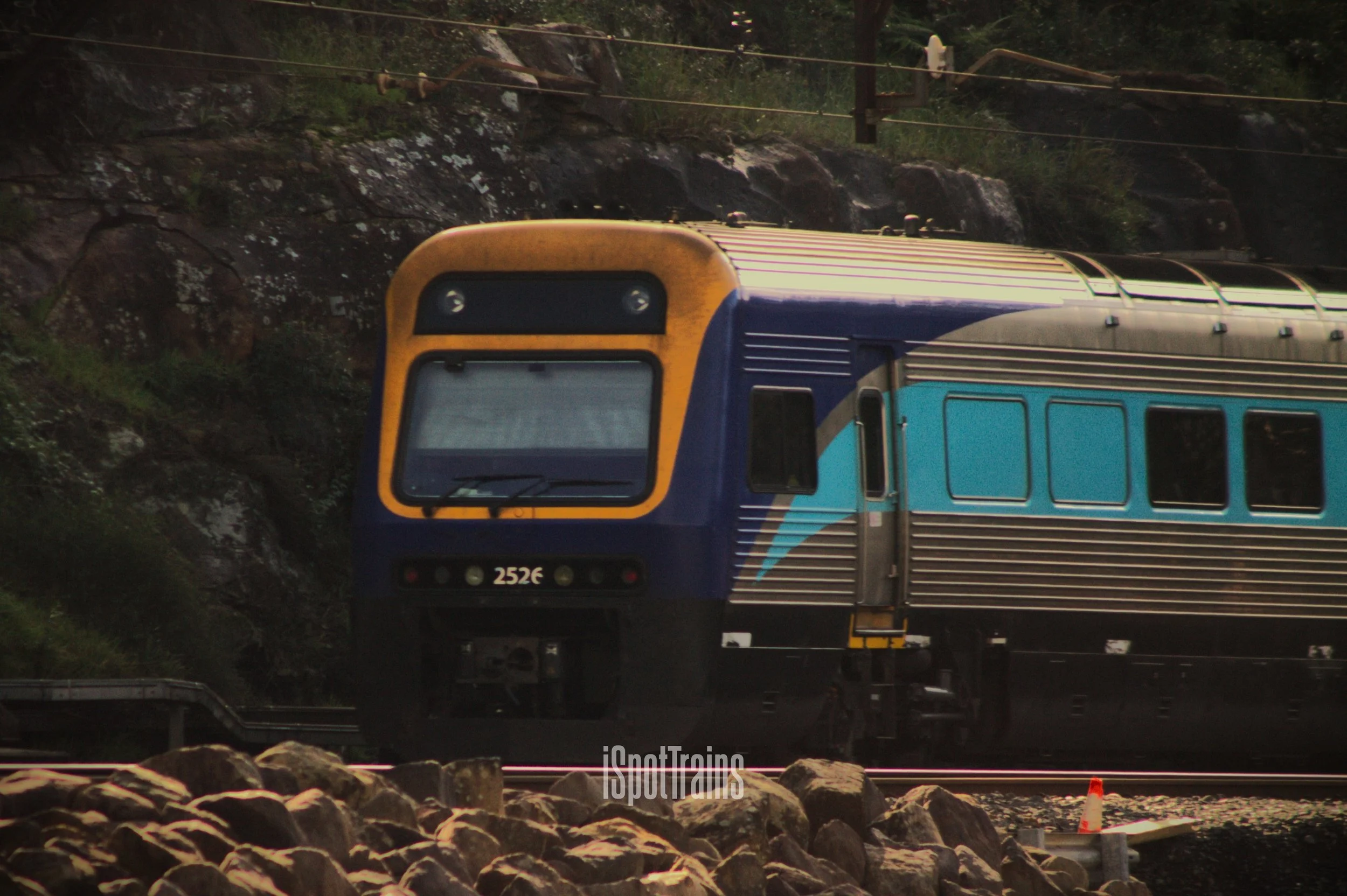Xplorer at Wondabyne.jpg