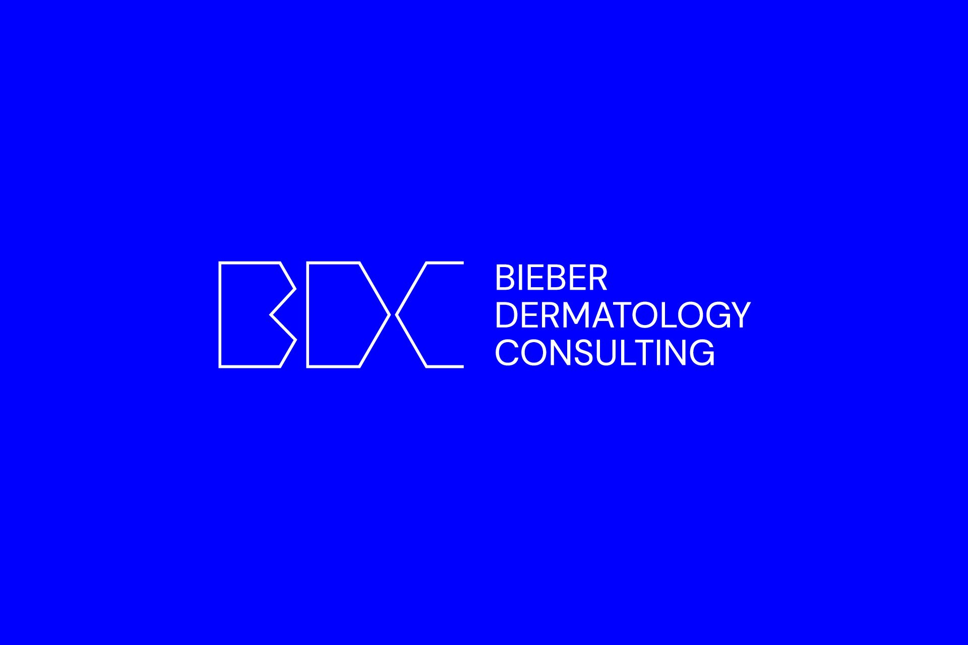 Blaue Firmenlogo mit weißen Umrissen des Textes 'BDEX' und weißen Text 'Bieber Dermatology Consulting'