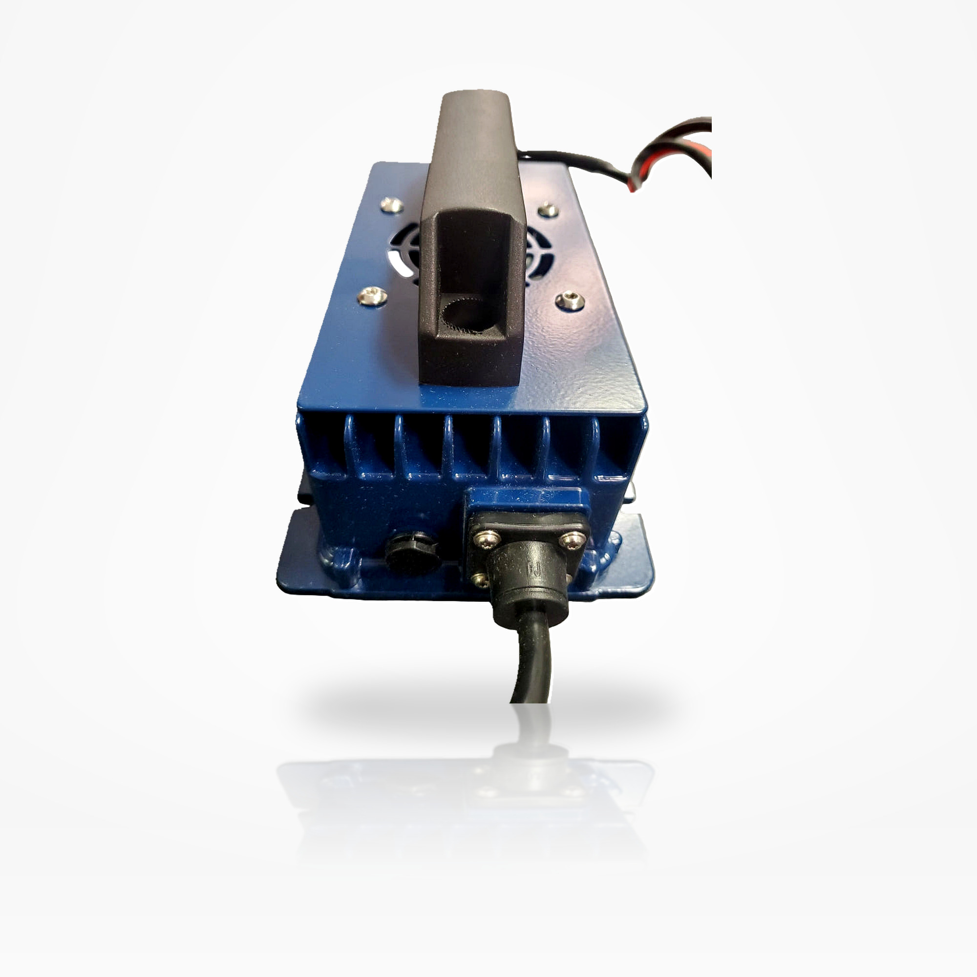 epoch_battery_charger_side_professional_reflection_1_352928e0-4031-4ed7-a20a-d10bfbd18a05.png