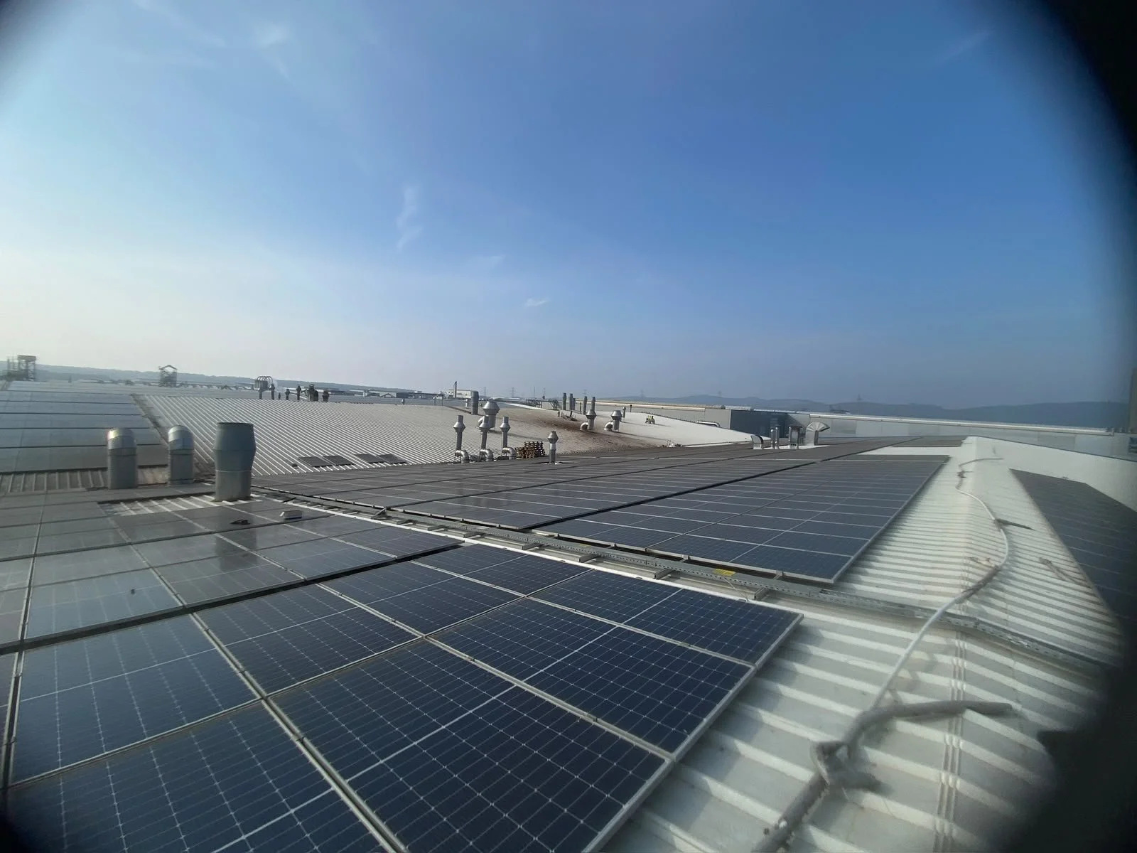 A grade panel ve akıllı inverter ile özel sızdırmaz çatı GES kurulumu yüksek verimli çatı güneş enerjisi proje teklifi - İzci EVA Enerji