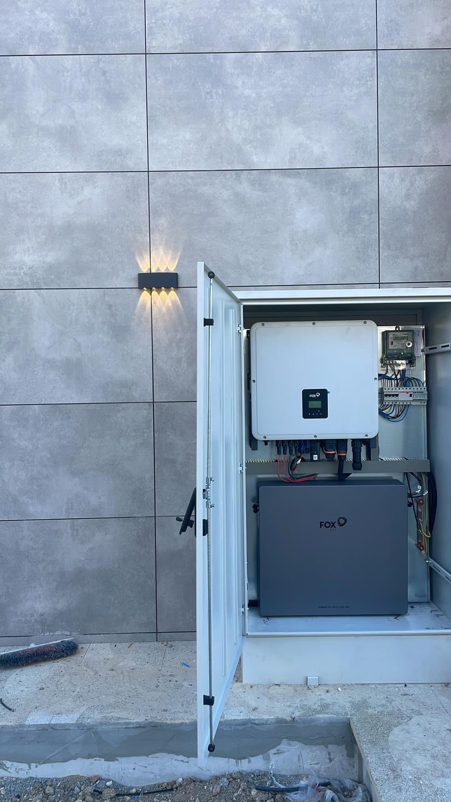 yangın korumalı akıllı inverter ve jilet gibi pano işçiliği ile A sınıfı GES kurulumu profesyonel proje ve montaj teklif al - İzci EVA Enerji