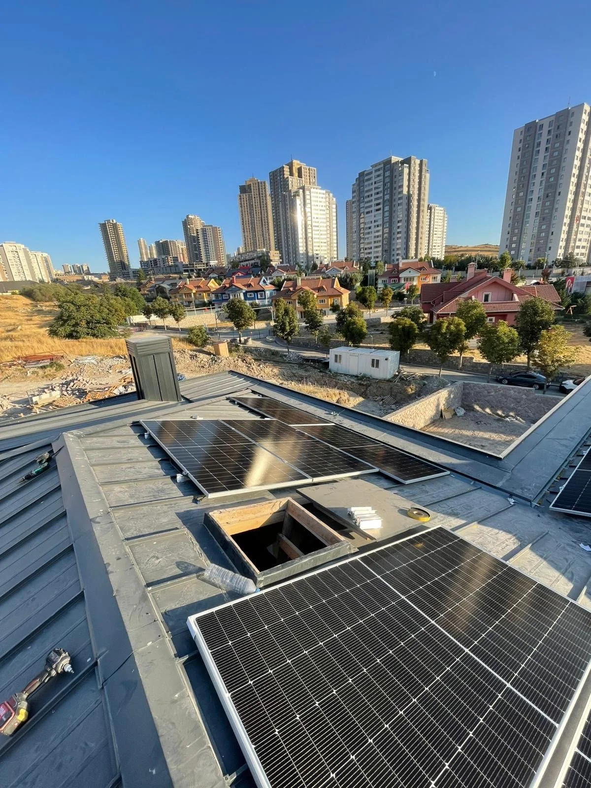 sanayi tesisleri ve fabrikalar için A grade güneş paneli ile anahtar teslim çatı GES kurulumu ve mühendislik teklifi al - İzci EVA Enerji