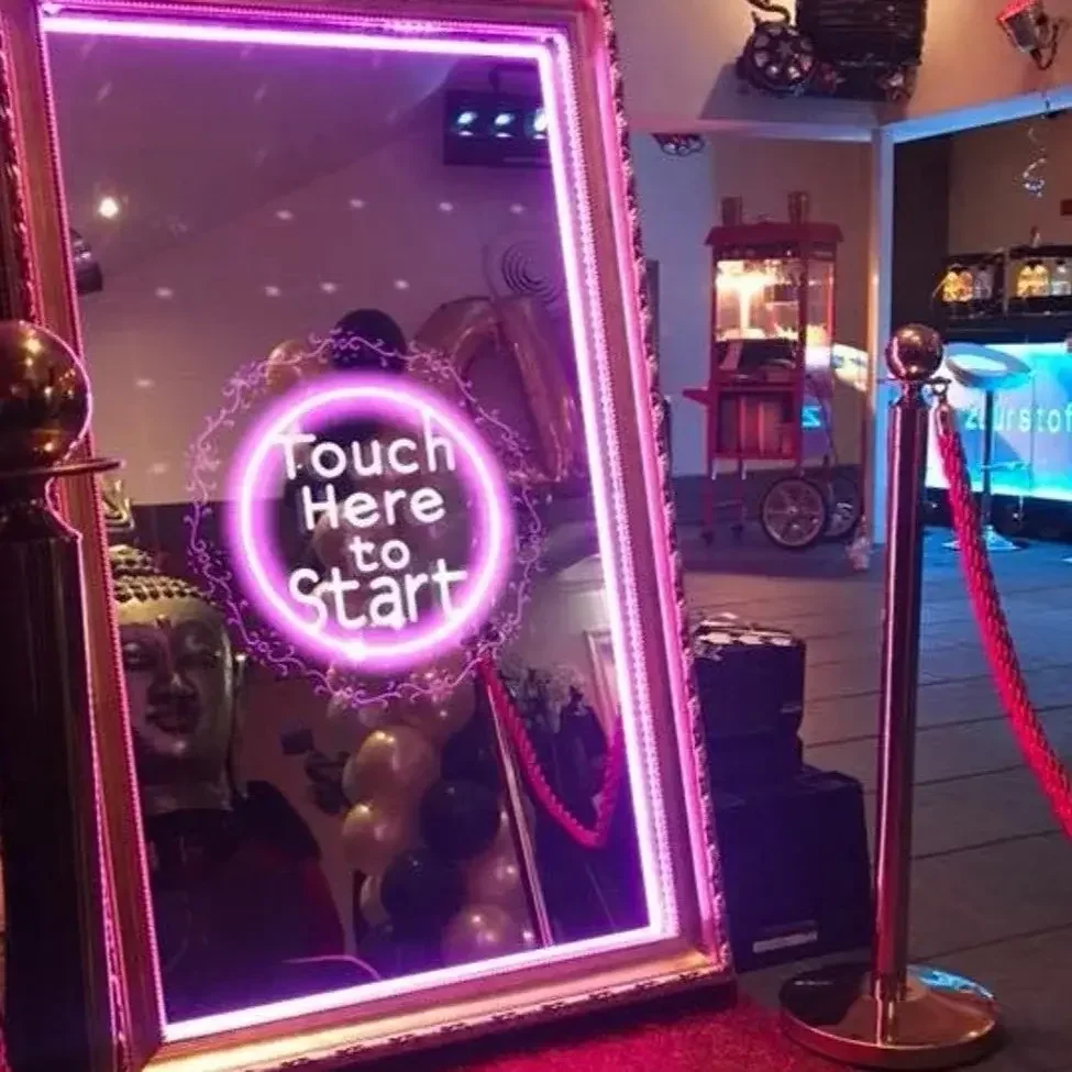 Explore photo booth hire