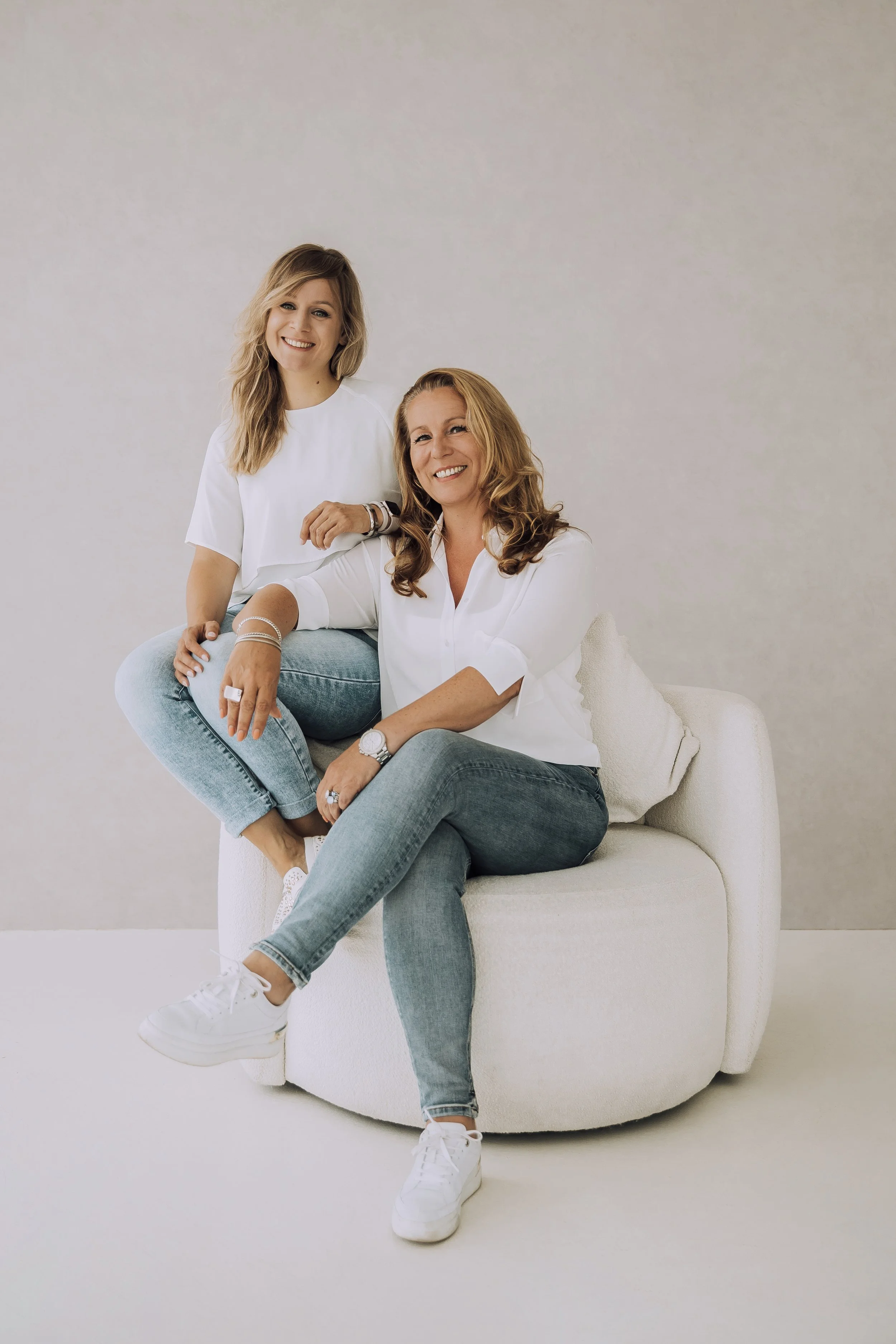 Ninette en Elise van BOJA