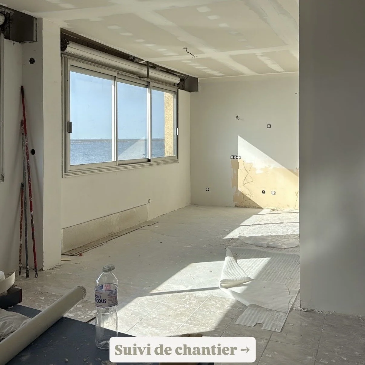 architecte d'intérieur sur un chantier de rénovation à Loupian