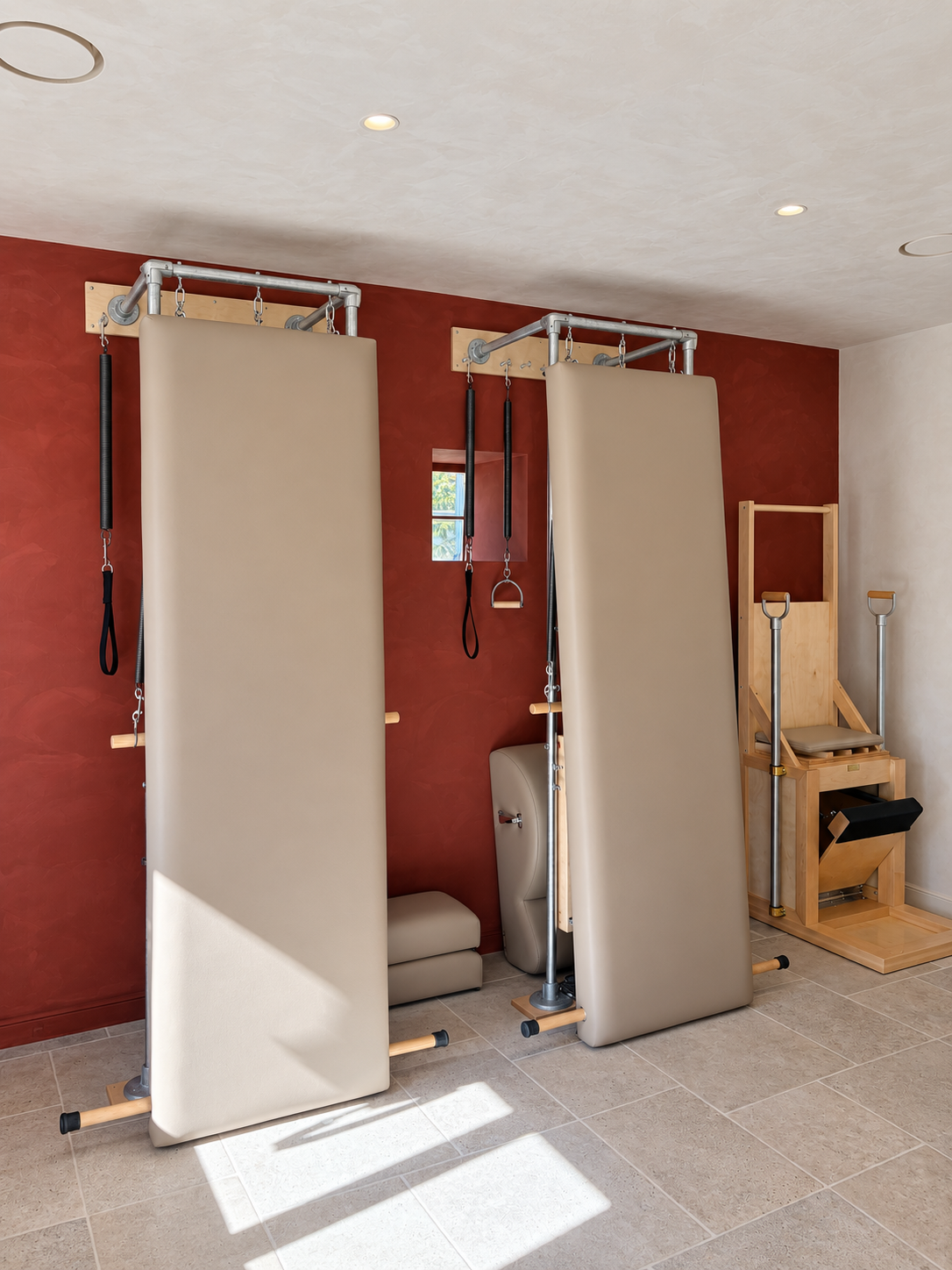 Les Wall Units et la High Chair du studio.