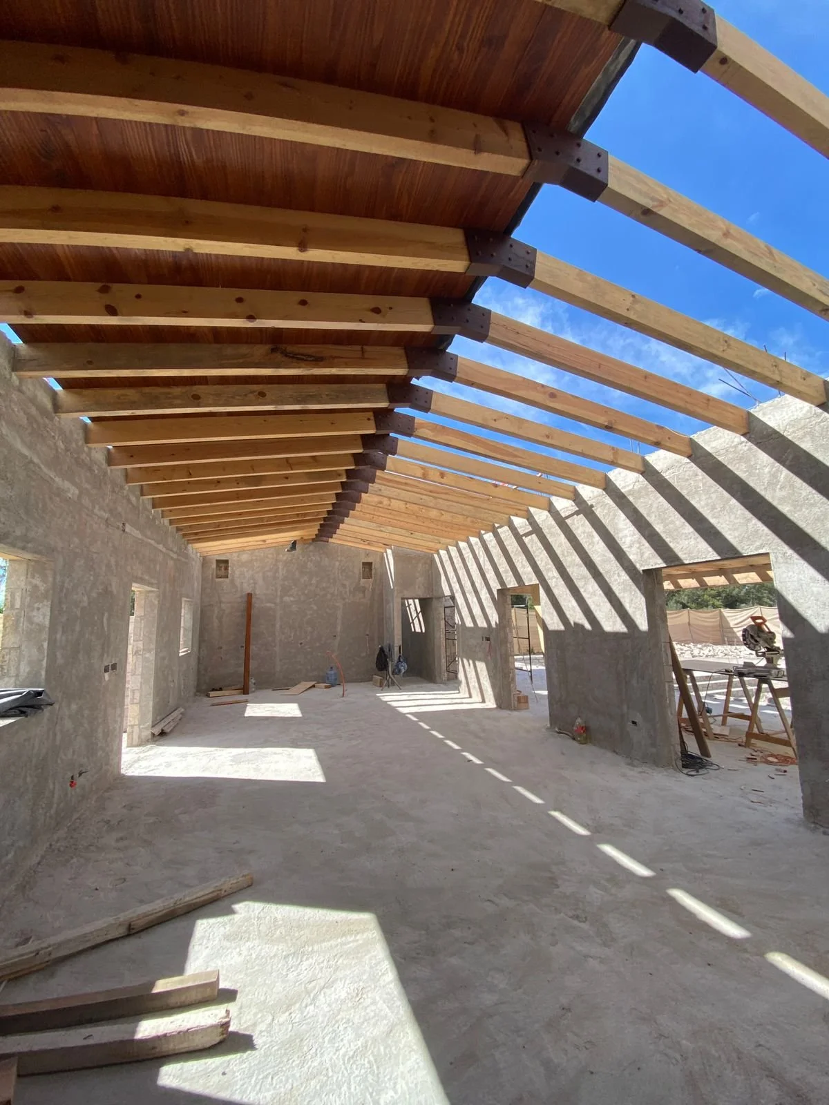 04. Obra + Consultoría;
Coordinación y seguimiento de obra, revisión de proyectos, asesoría técnica y solución de problemas durante la construcción.