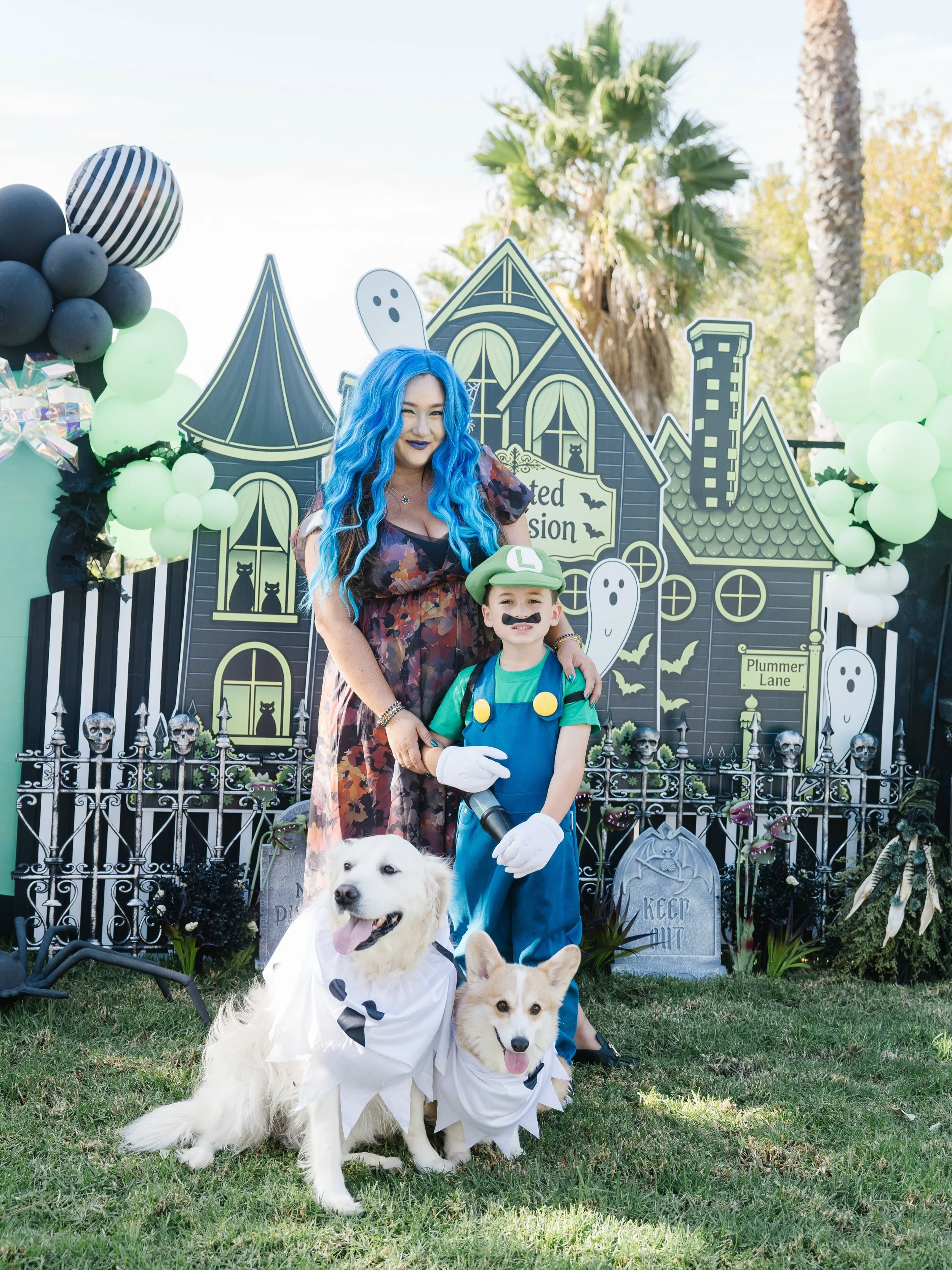 Luigi&rsquo;s Haunted Mansion party: 2 furry ghosts included 👻  @nicole.a.plummer Halloween parties are legendary, and this year was no exception! 💚 

Planner: @nextpartybynp