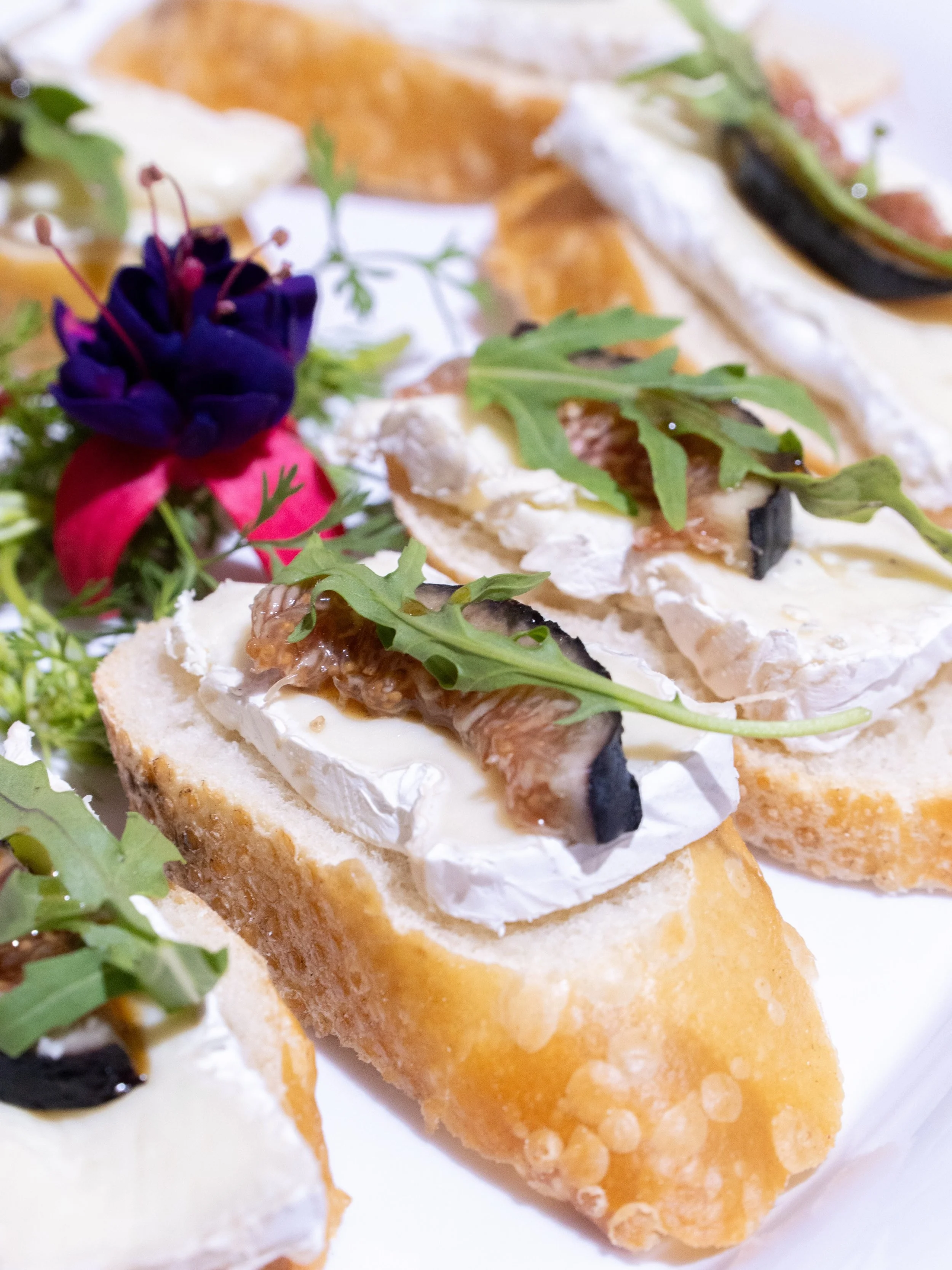 Porque un gran evento, empieza desde el primer bocado.

Queso brie, higo fresco, ar&uacute;gula y pan para abrir una experiencia gastron&oacute;mica pensada para conversar, brindar y disfrutar.

📩 RV Catering

#RVCatering #CateringCDMX #EventosCDMX 