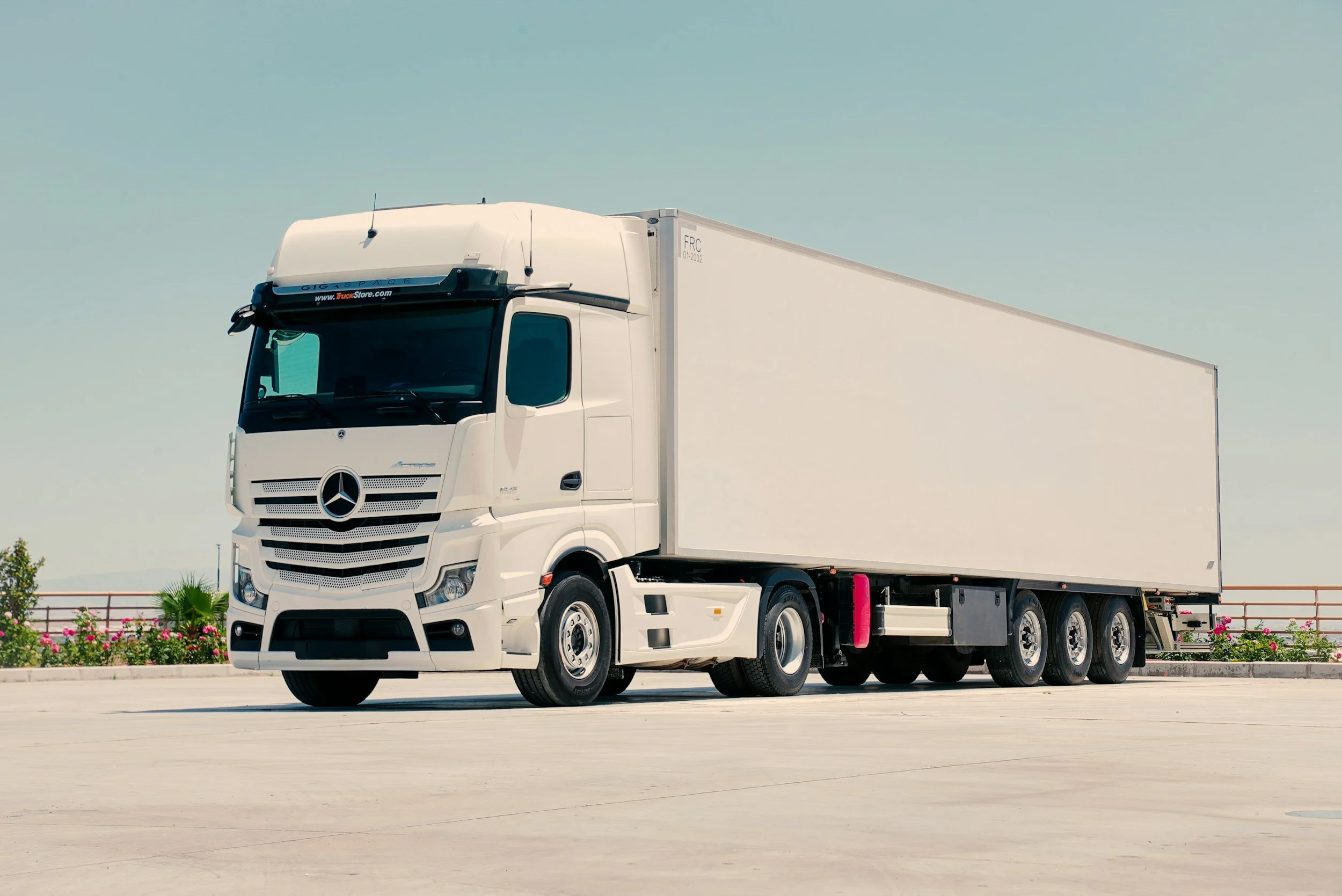 Reefer-frigórico-truck-camión