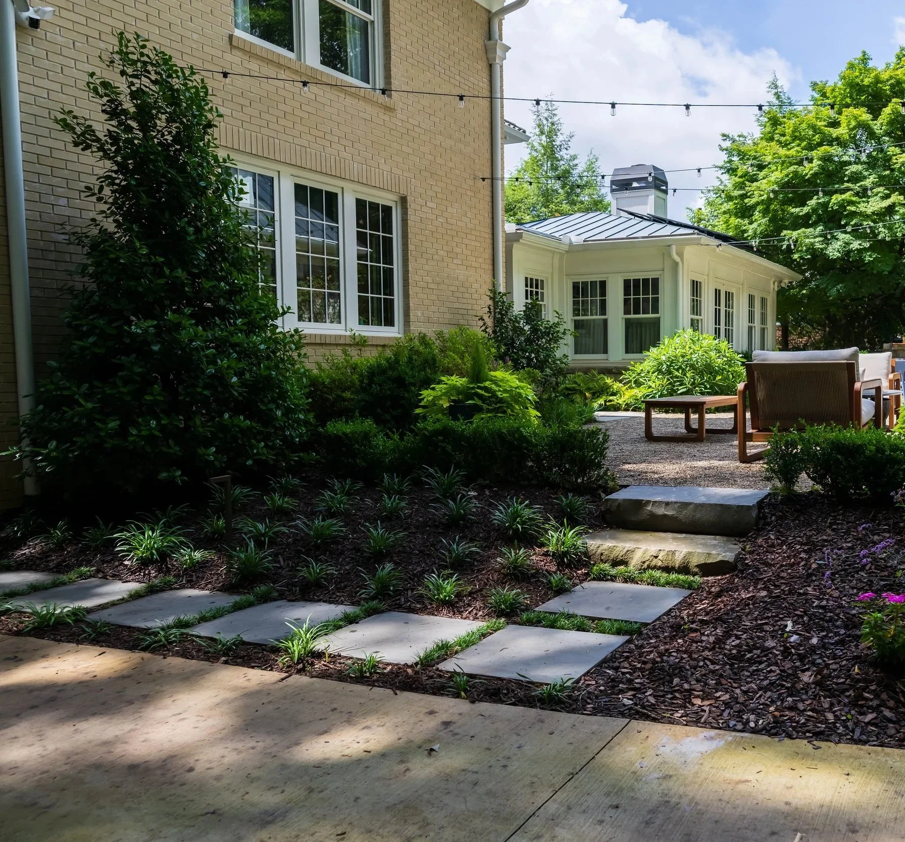 876LullwaterRdNE-7.jpg