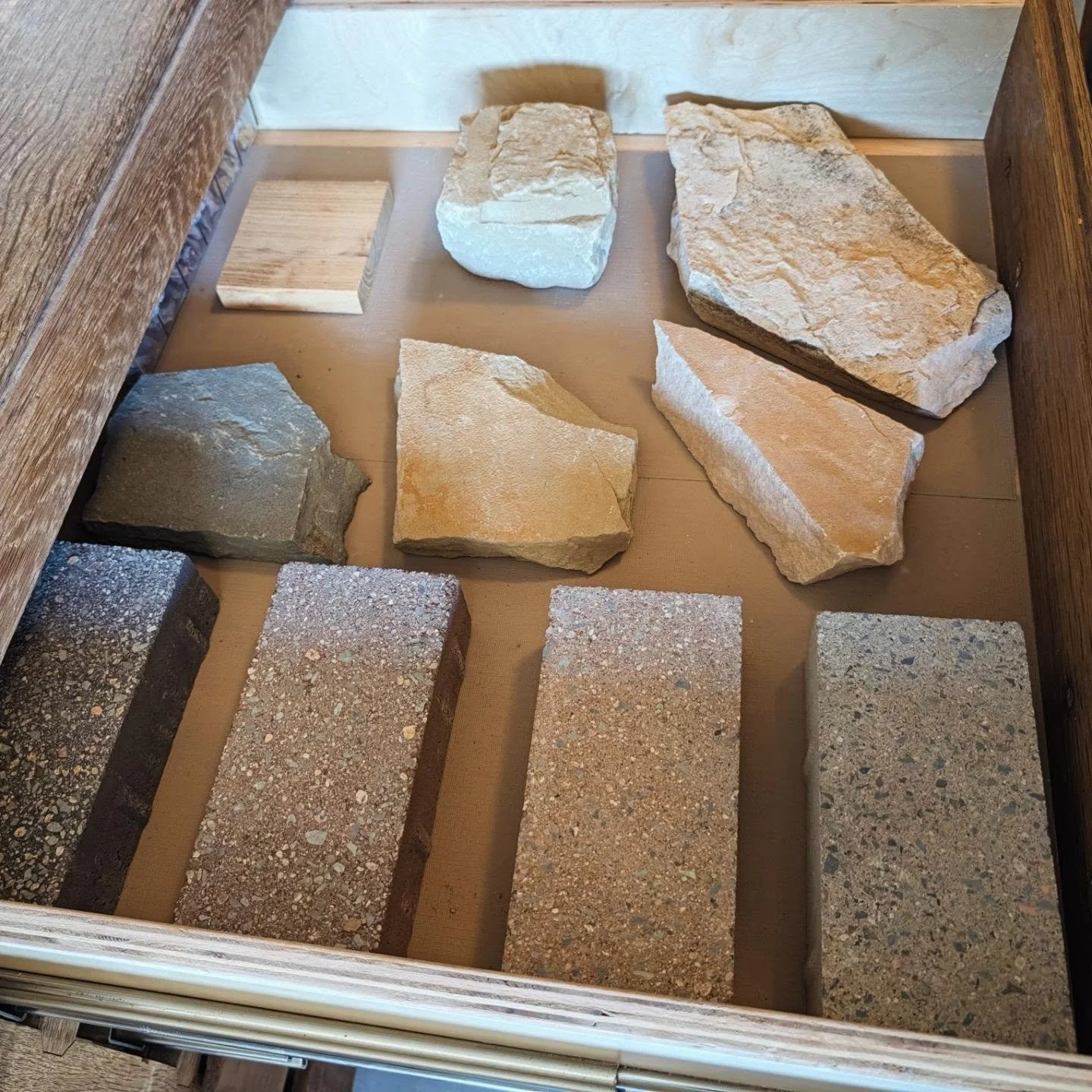Checking out the goods at @orcaliving - I love the soft tactility of these paving materials, not to mention the gorgeous ceramic artists featured in the garden there.