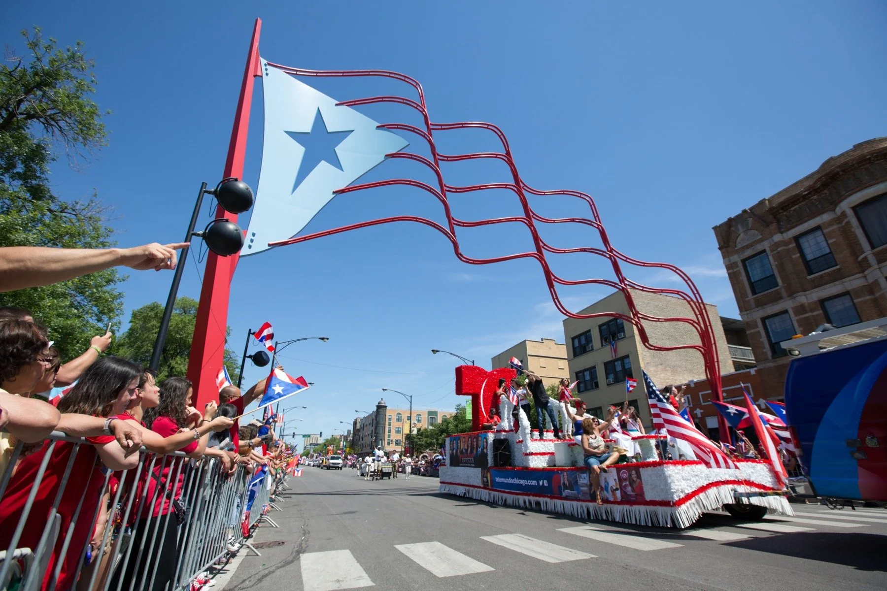 AA_PuertoRicanParade_26-2400x1600.jpg