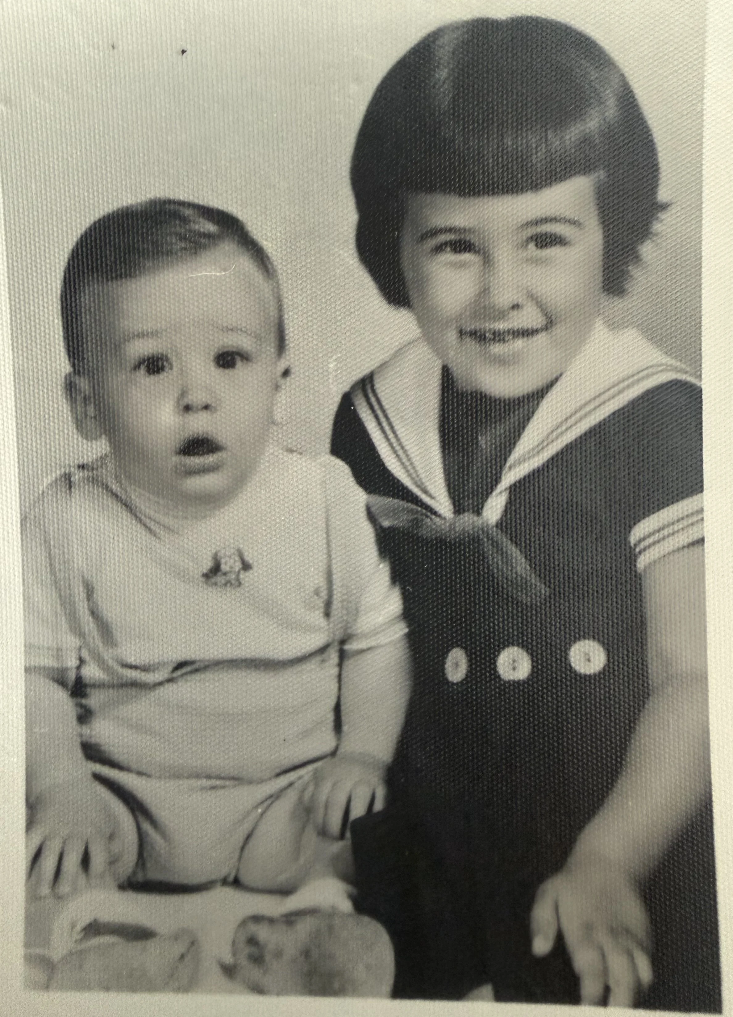 Marcia Krites and her brother David together as children.