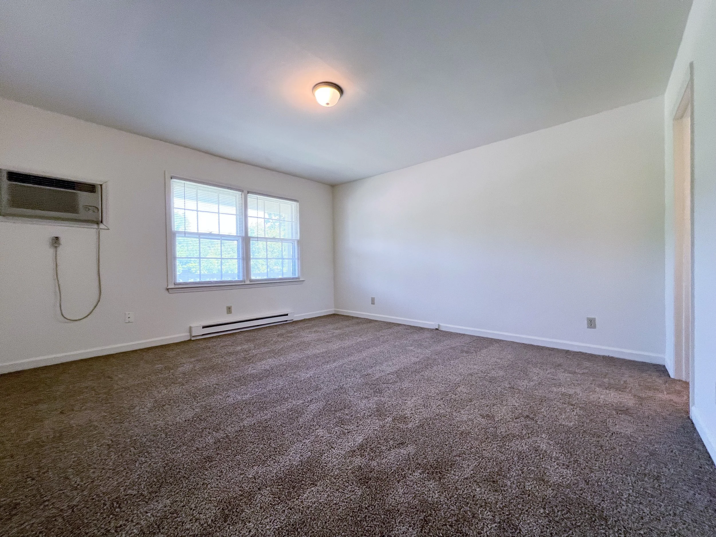 Lakewood - One Bedroom - 550 ft.² - Bedroom