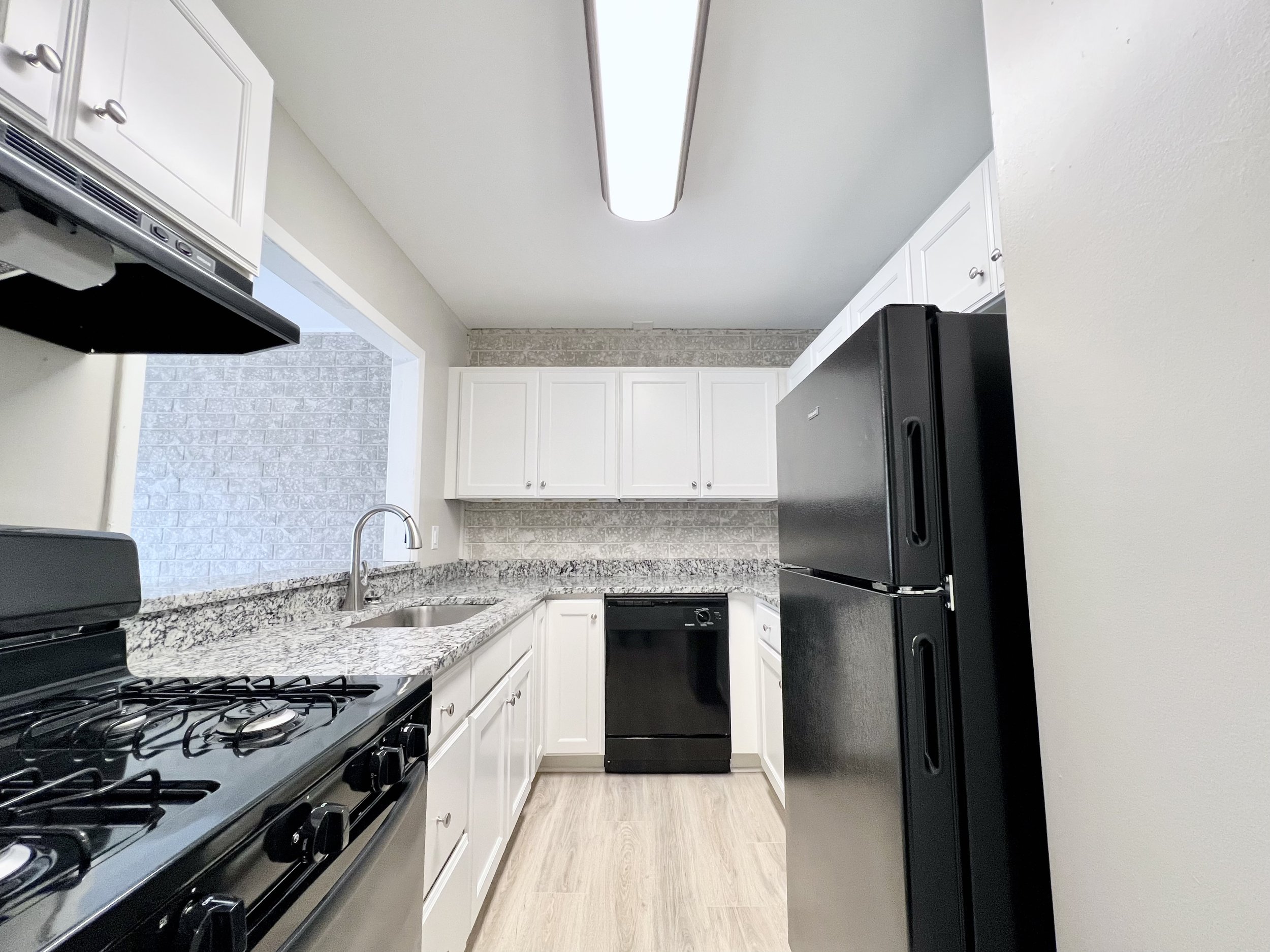 Sycamore - Fully Remodeled - Kitchen