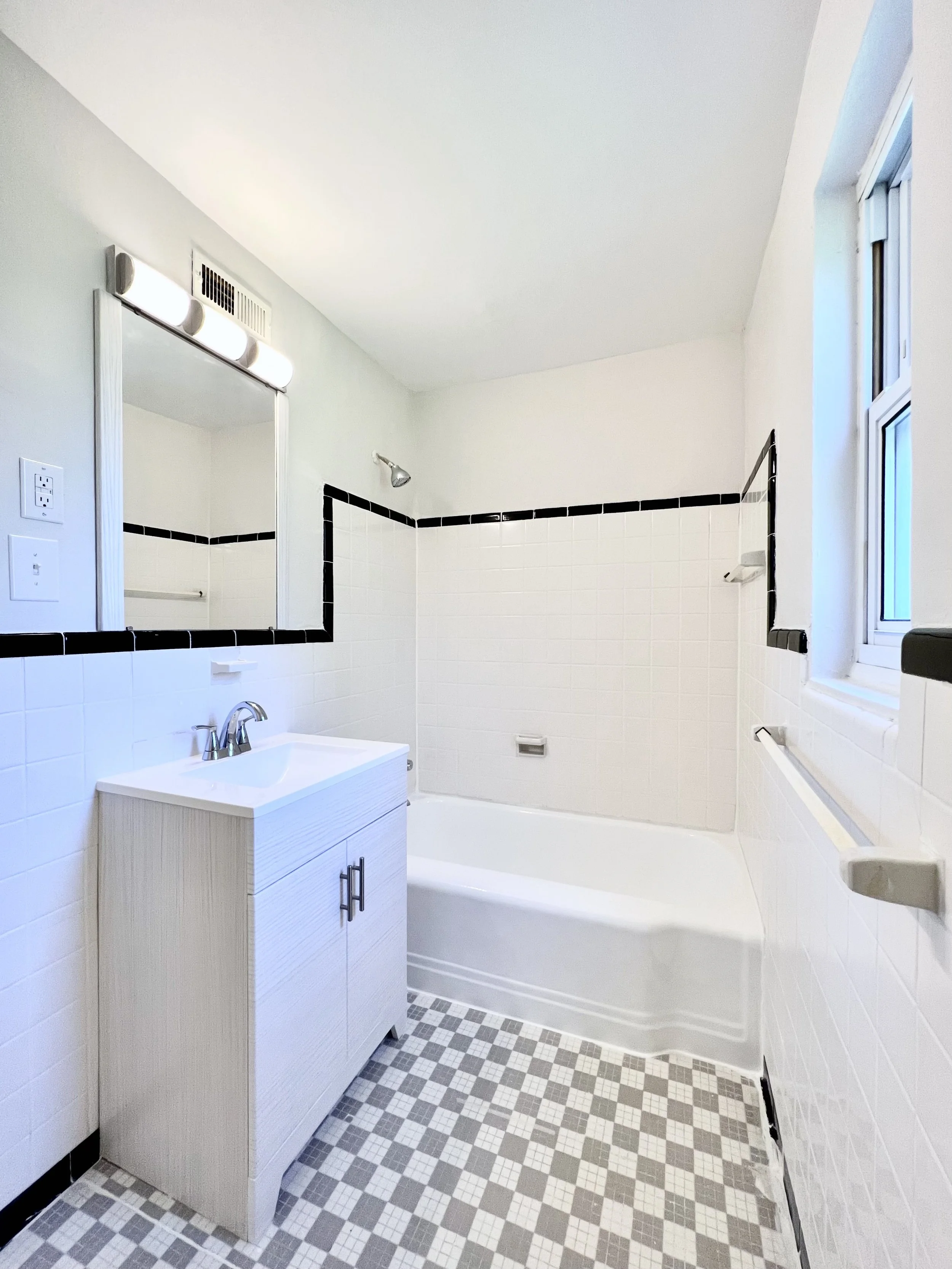 Lindley Park Manor - One Bedroom Remodel - Bathroom