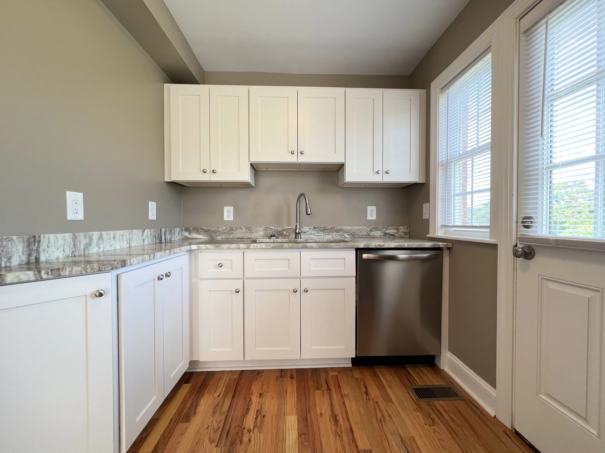Two-bedroom townhome FULL REMODEL — kitchen