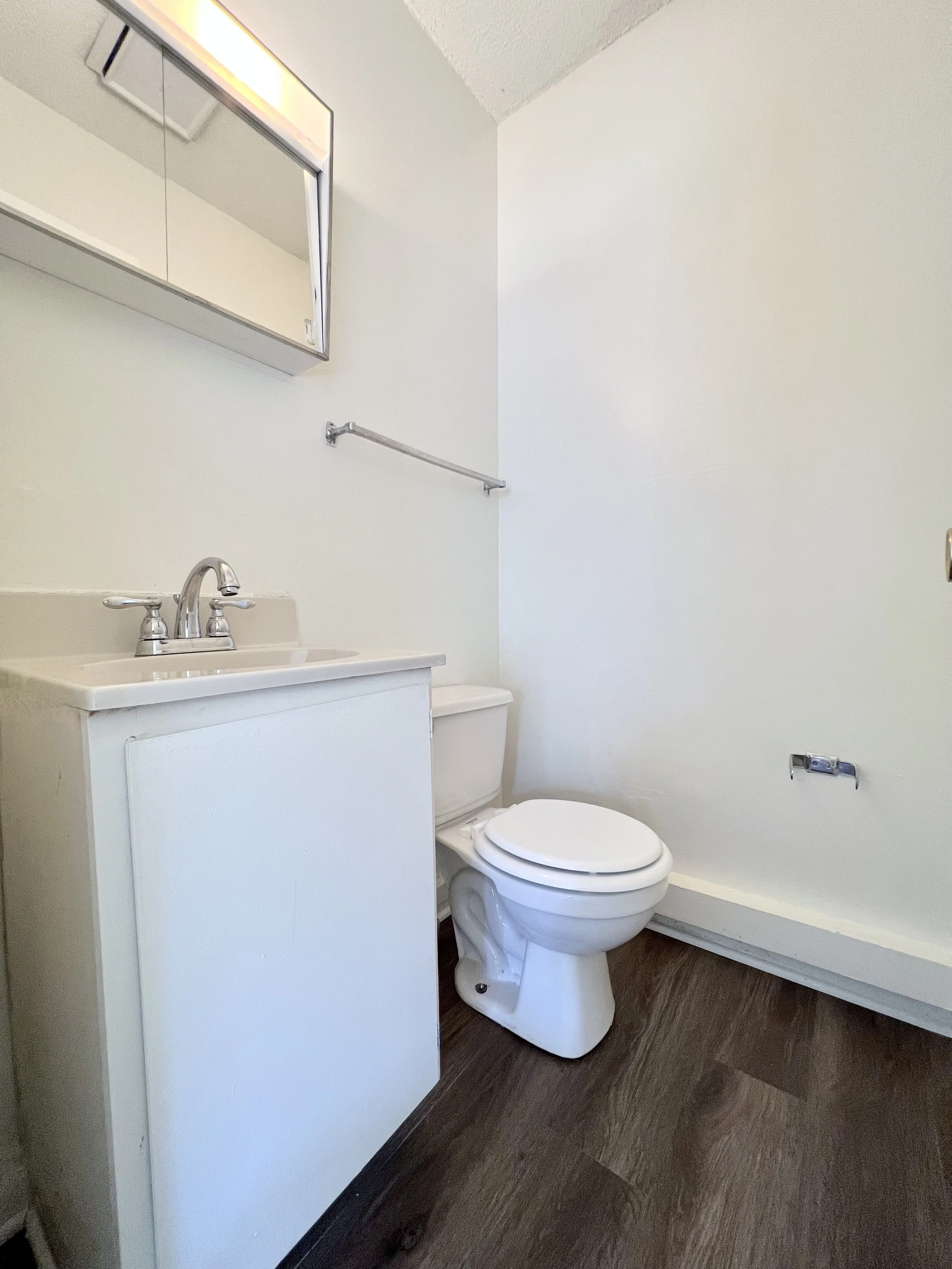 Yorkleigh Apartments - Three Bedroom - Half Bath