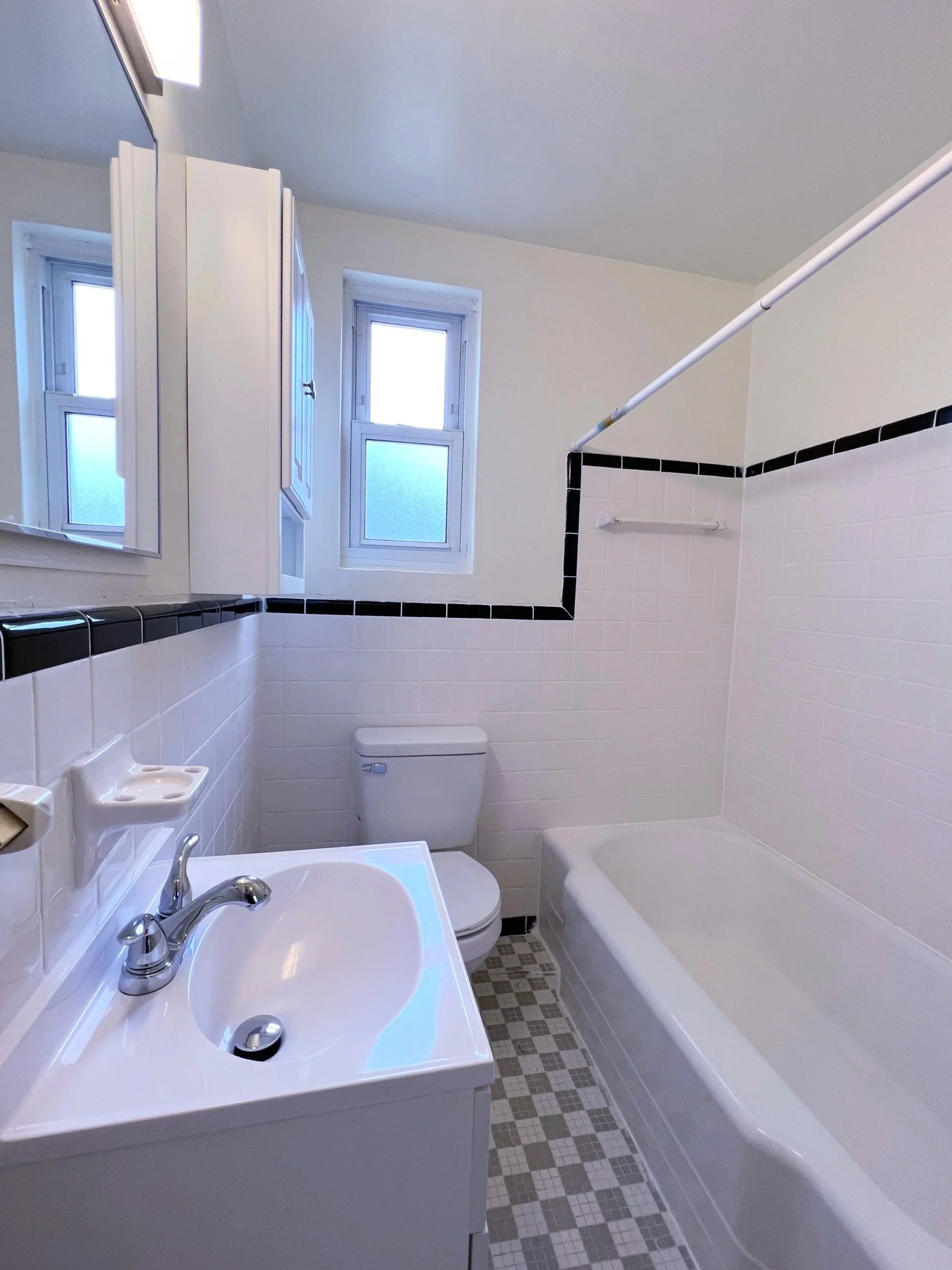 Lindley Park Manor - Two Bedroom - Bathroom