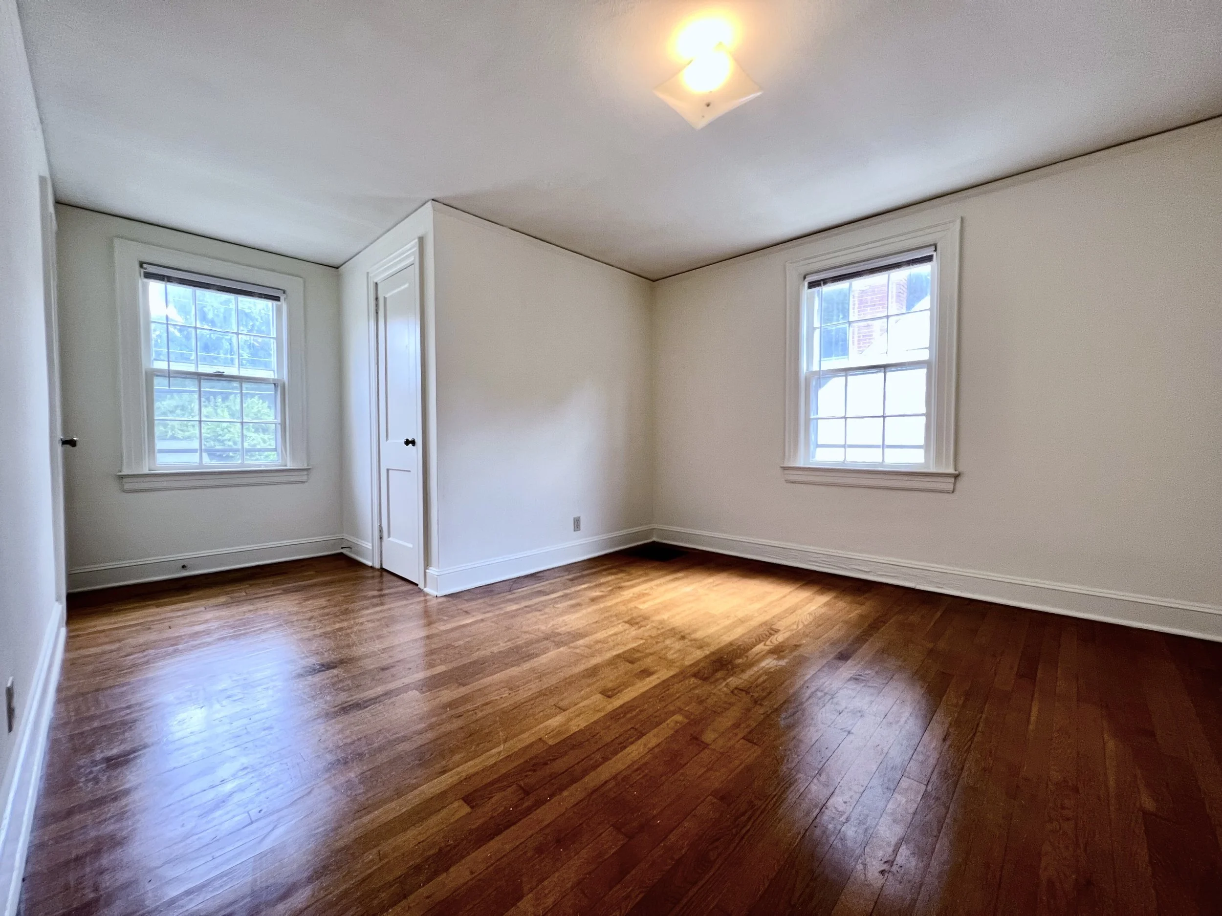 Spring Garden/Lindell Duplex - One Bedroom - Bedroom 