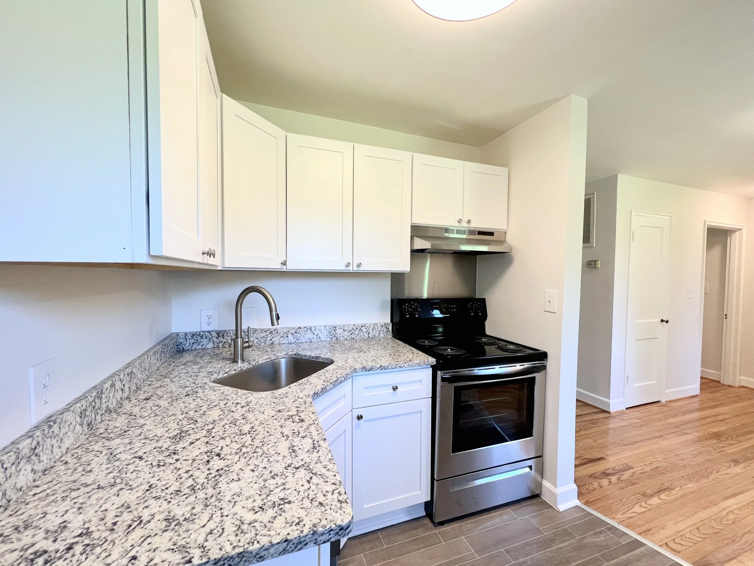 Lindley Park Manor - One Bedroom Remodel - Kitchen