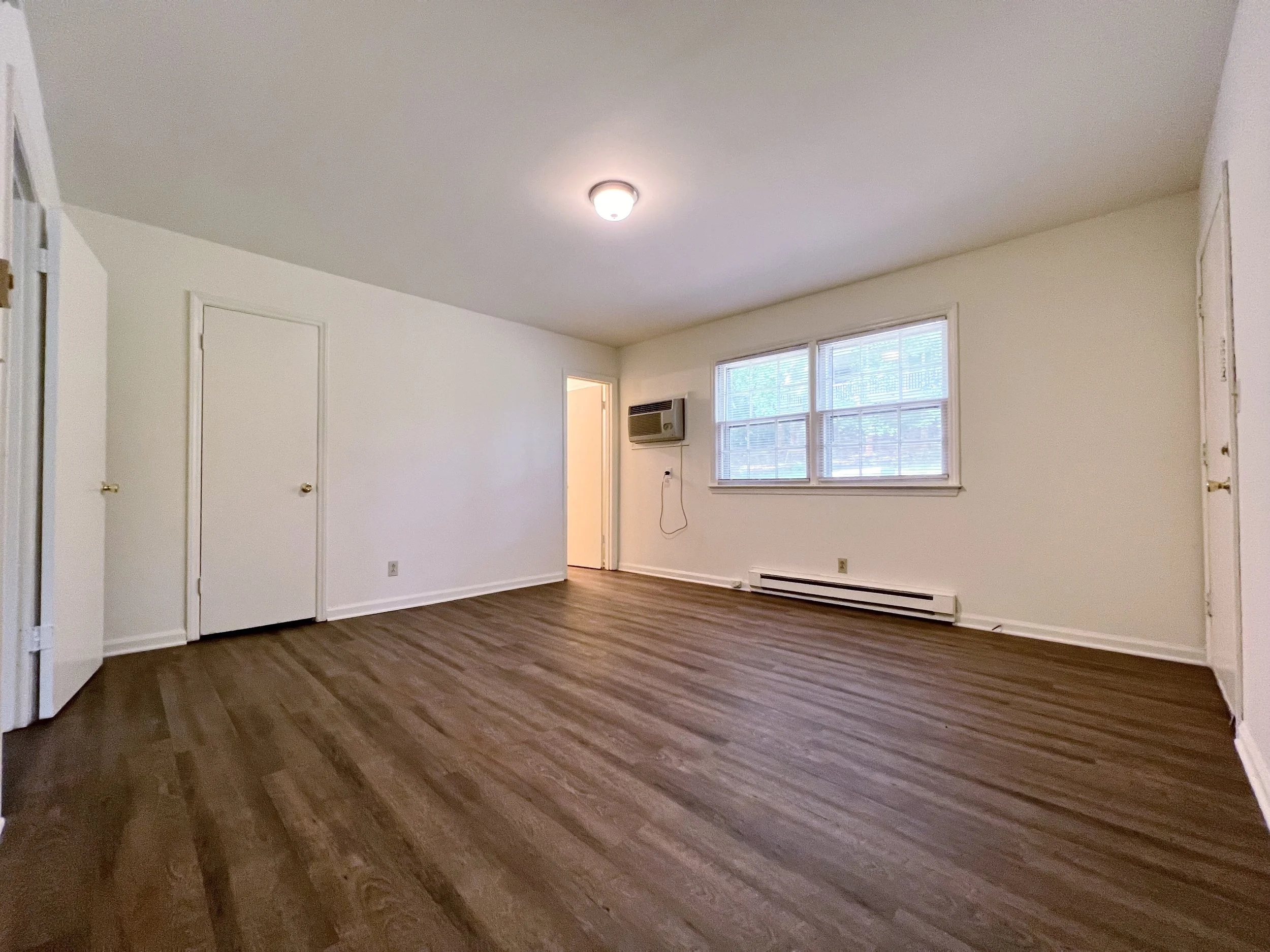 Lakewood - One Bedroom - 615 ft.² - Bedroom