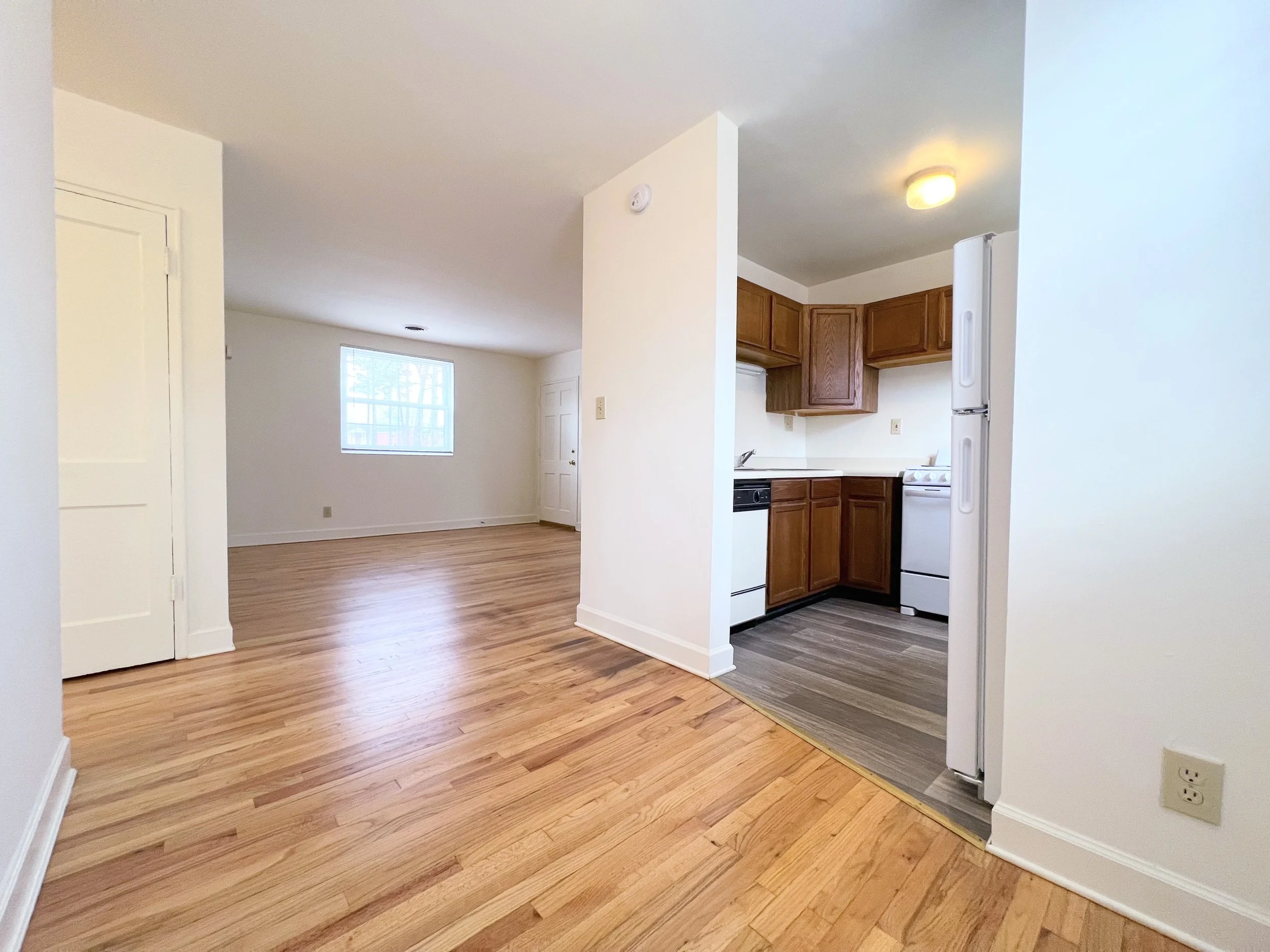 Lindley Park Manor - Two Bedroom - Dining Room/Kitchen/Living Room