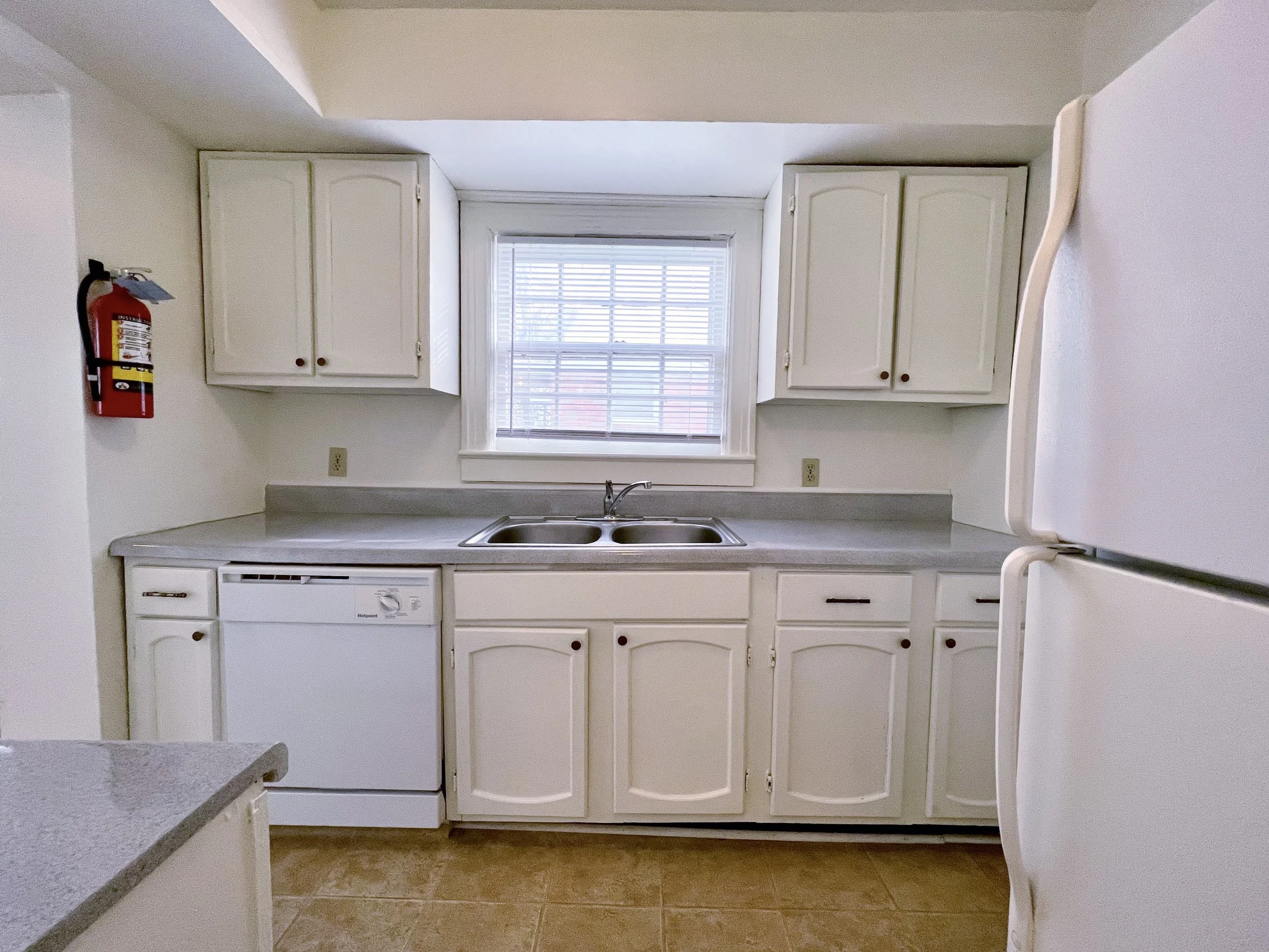 Spring Garden/Lindell Duplex - Two Bedroom - Kitchen 