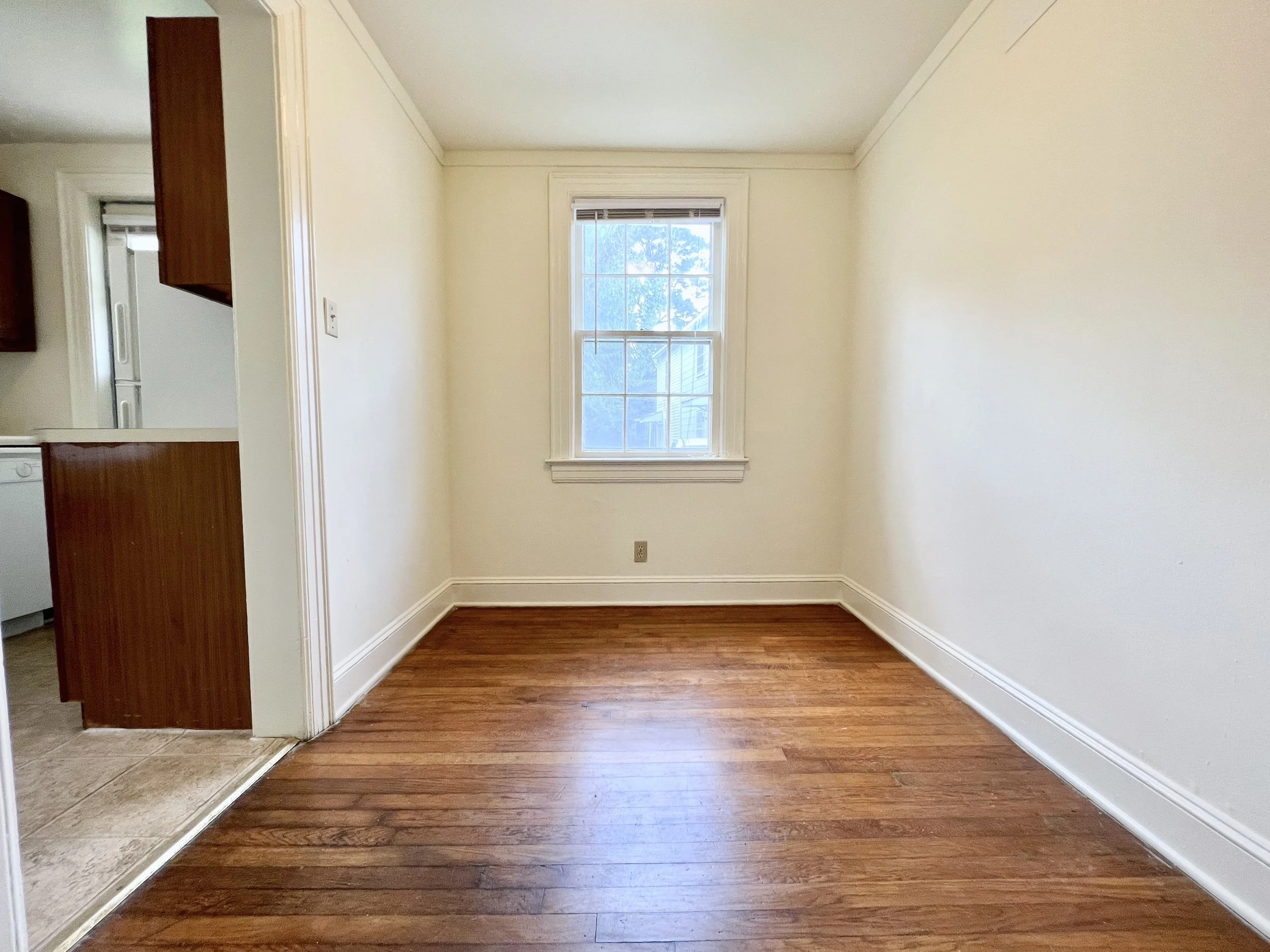 Spring Garden/Lindell Duplex - One Bedroom -  Dining Room