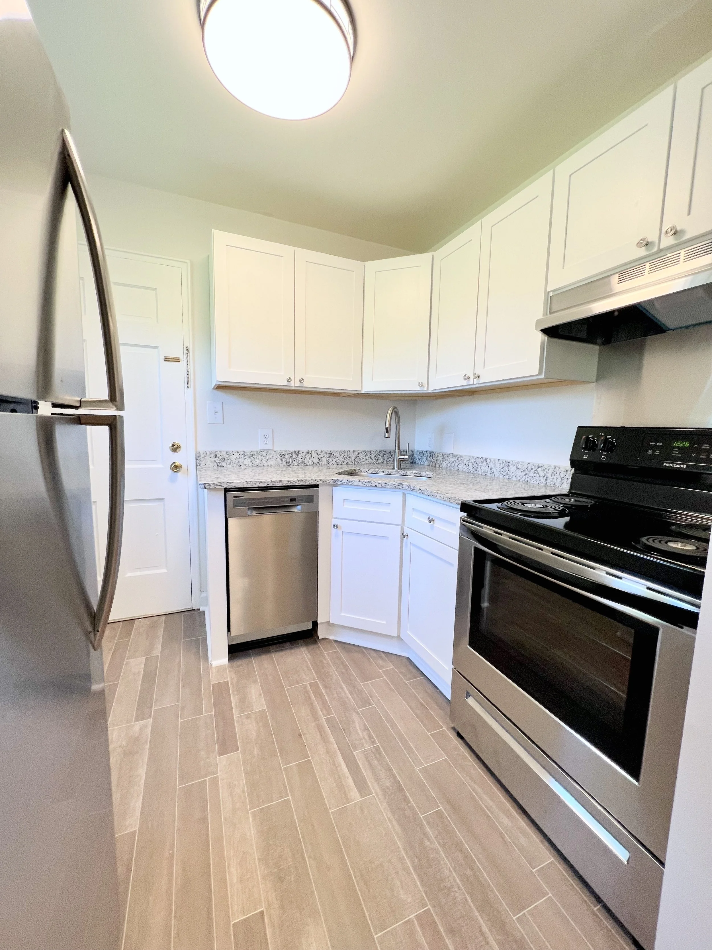 Lindley Park Manor - One Bedroom Remodel - Kitchen