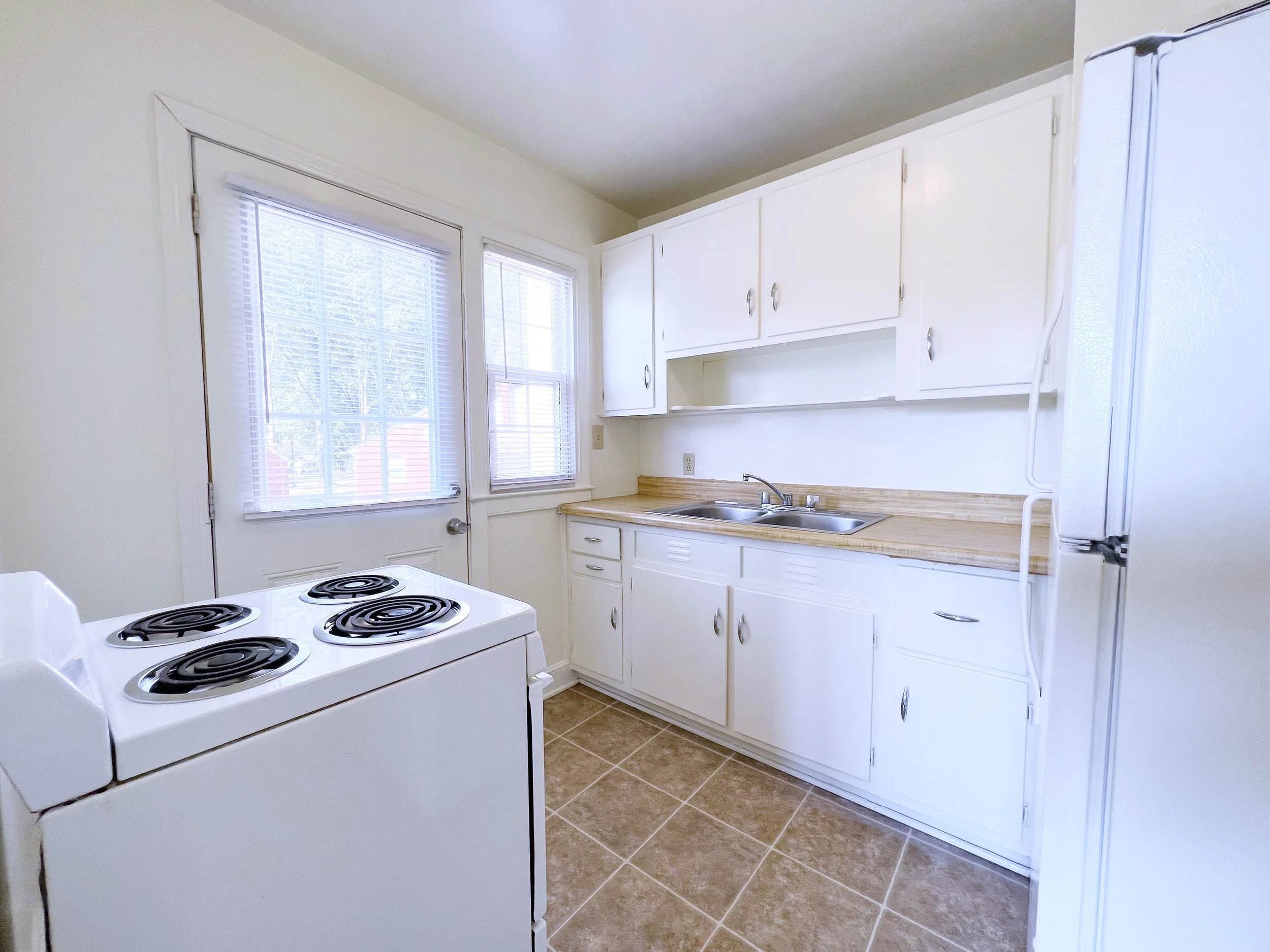 Standard one-bedroom garden — kitchen