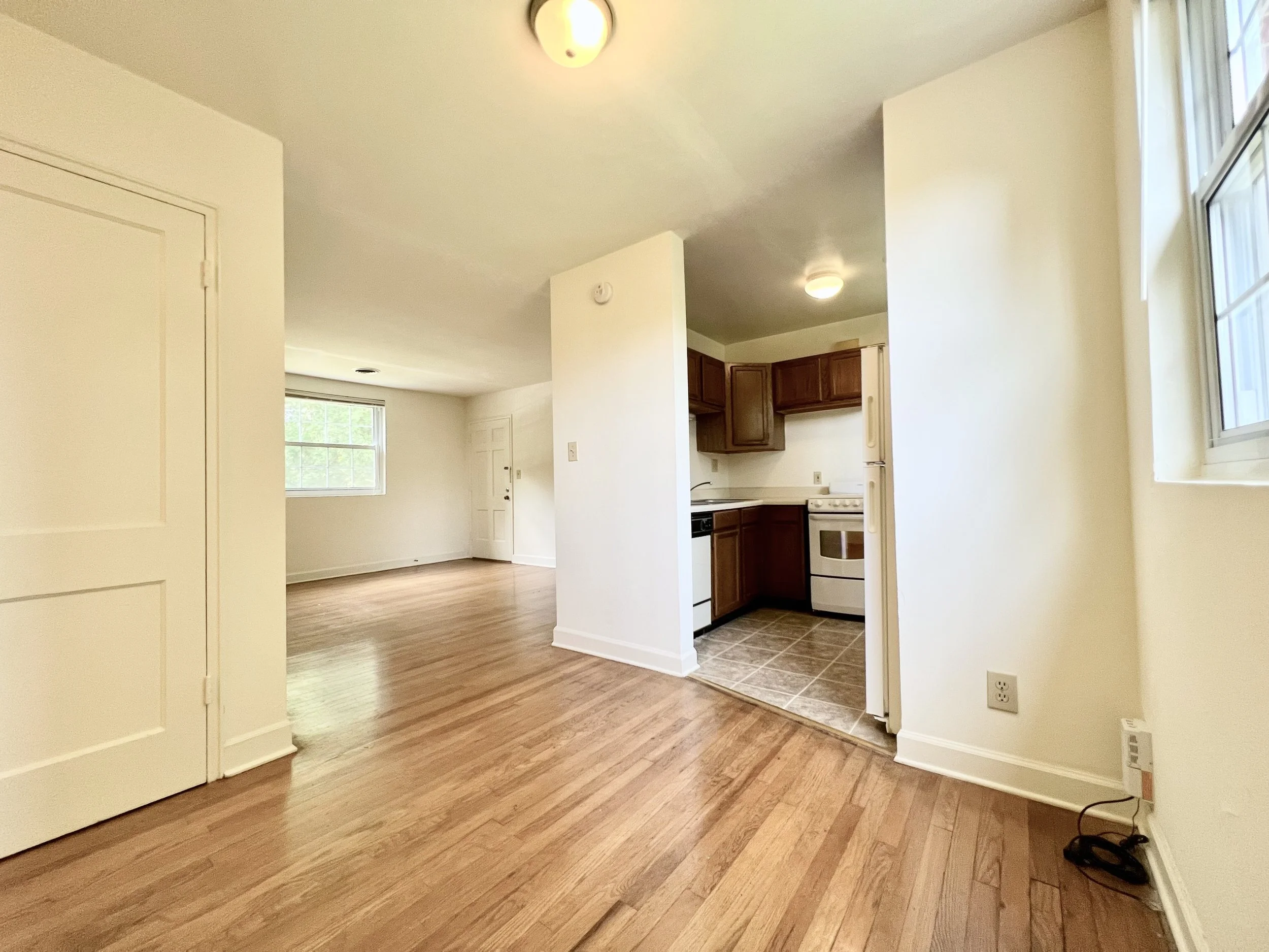 Lindley Park Manor - One Bedroom - Dining Room/Kitchen/Living Room