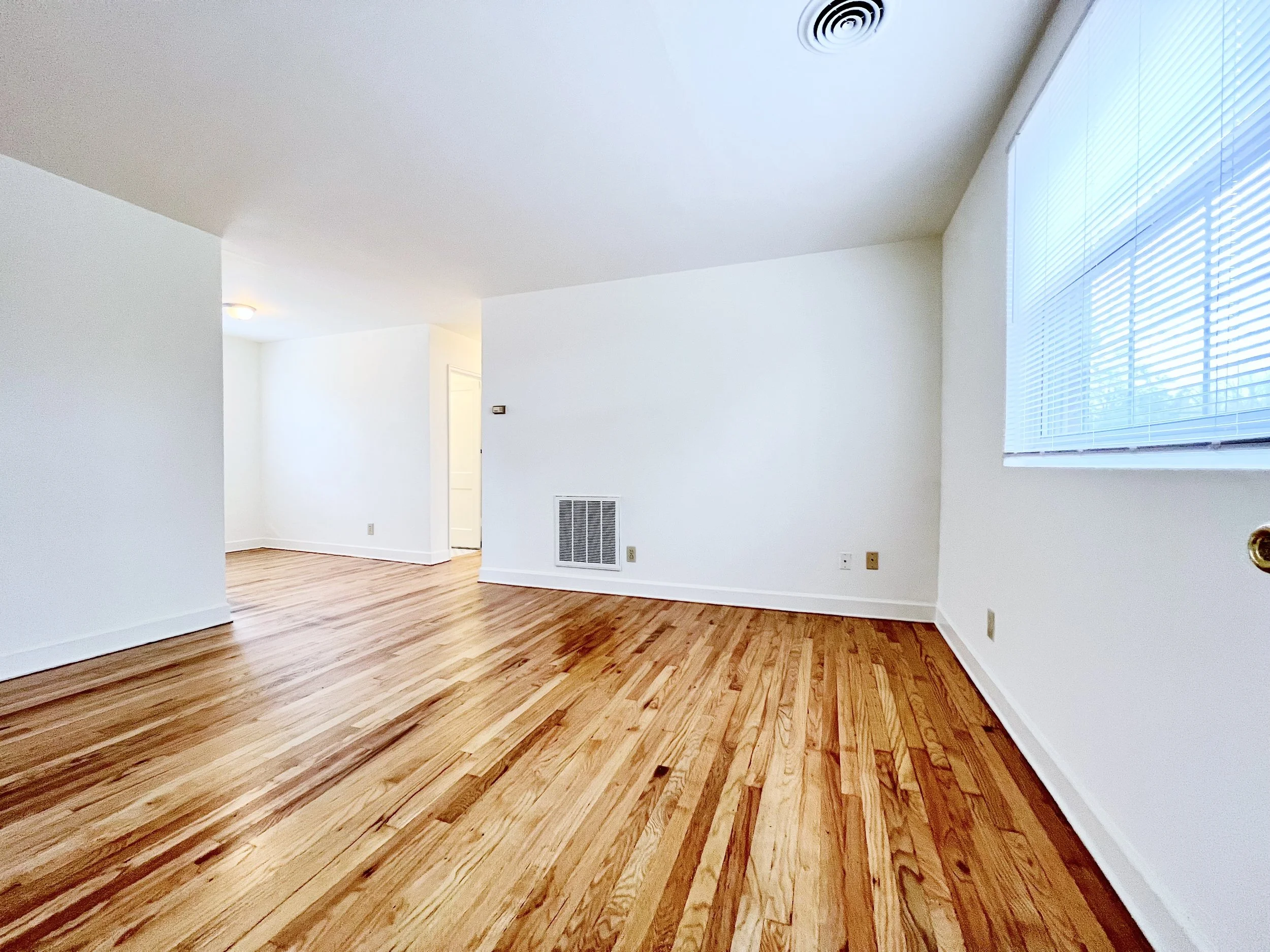 Lindley Park Manor - Two Bedroom - Living Room