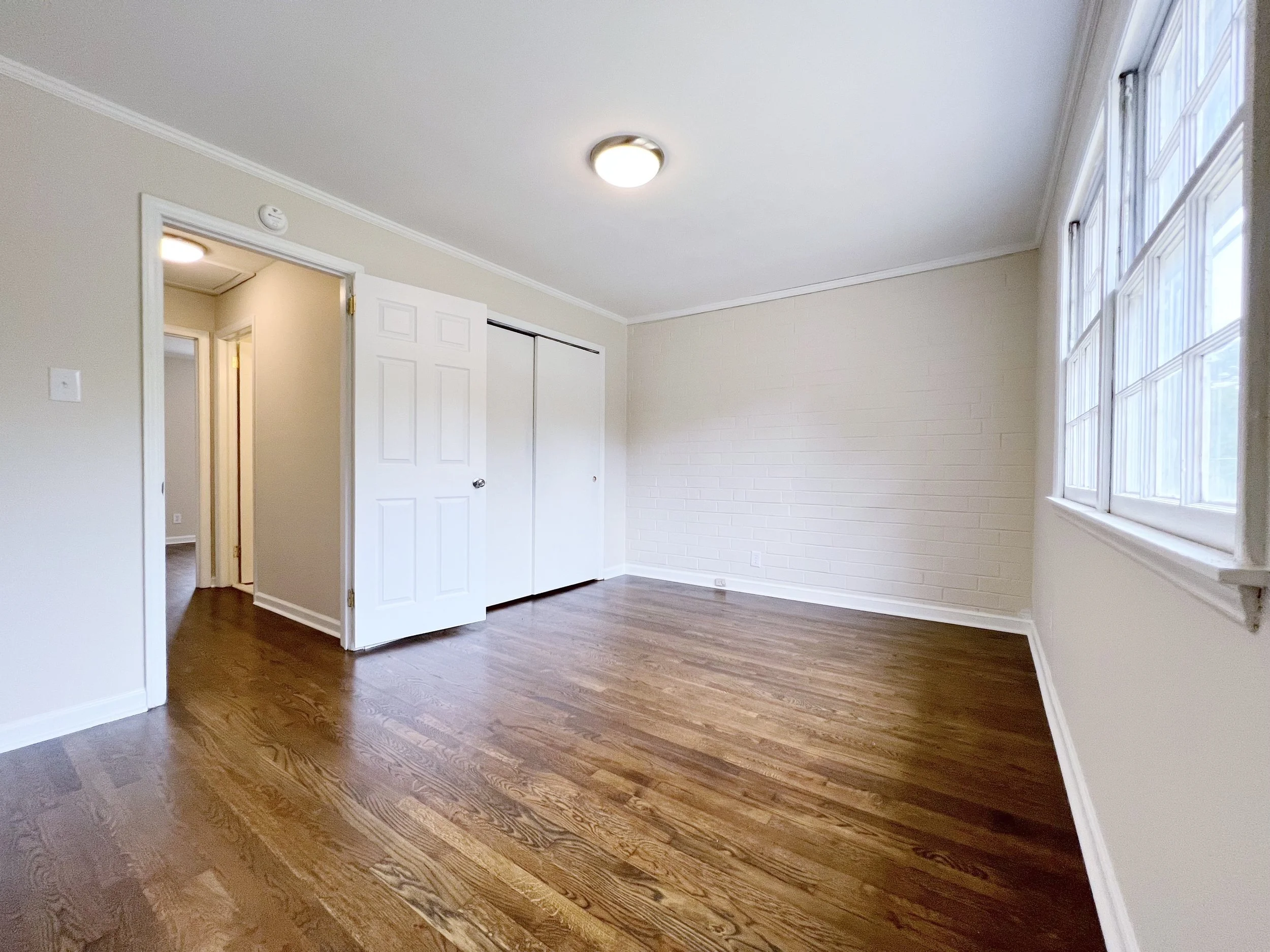 Normandy Manor - 2 Bedrooms 1 Bathroom - Bedroom